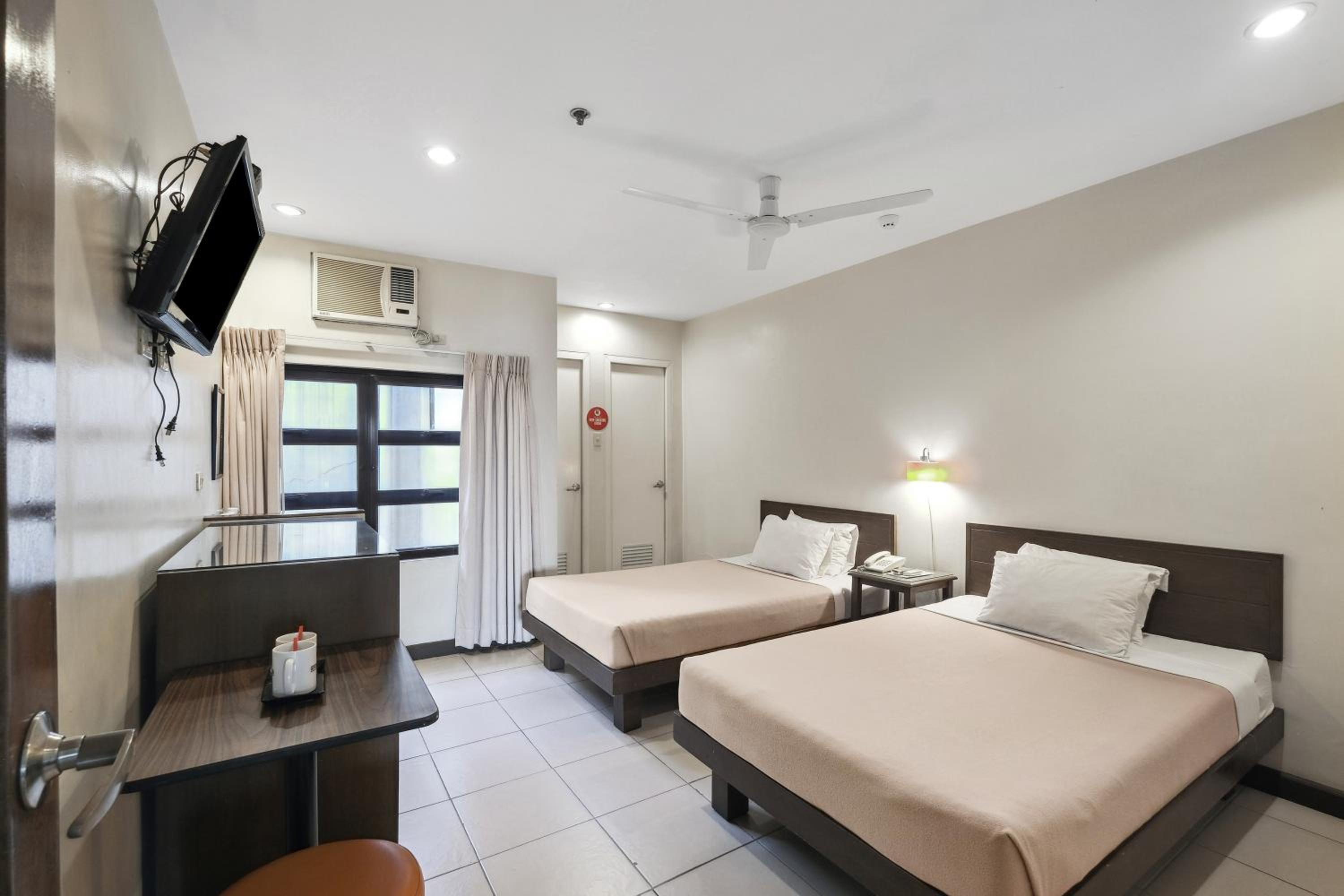 Quadruple Room - Photo 1