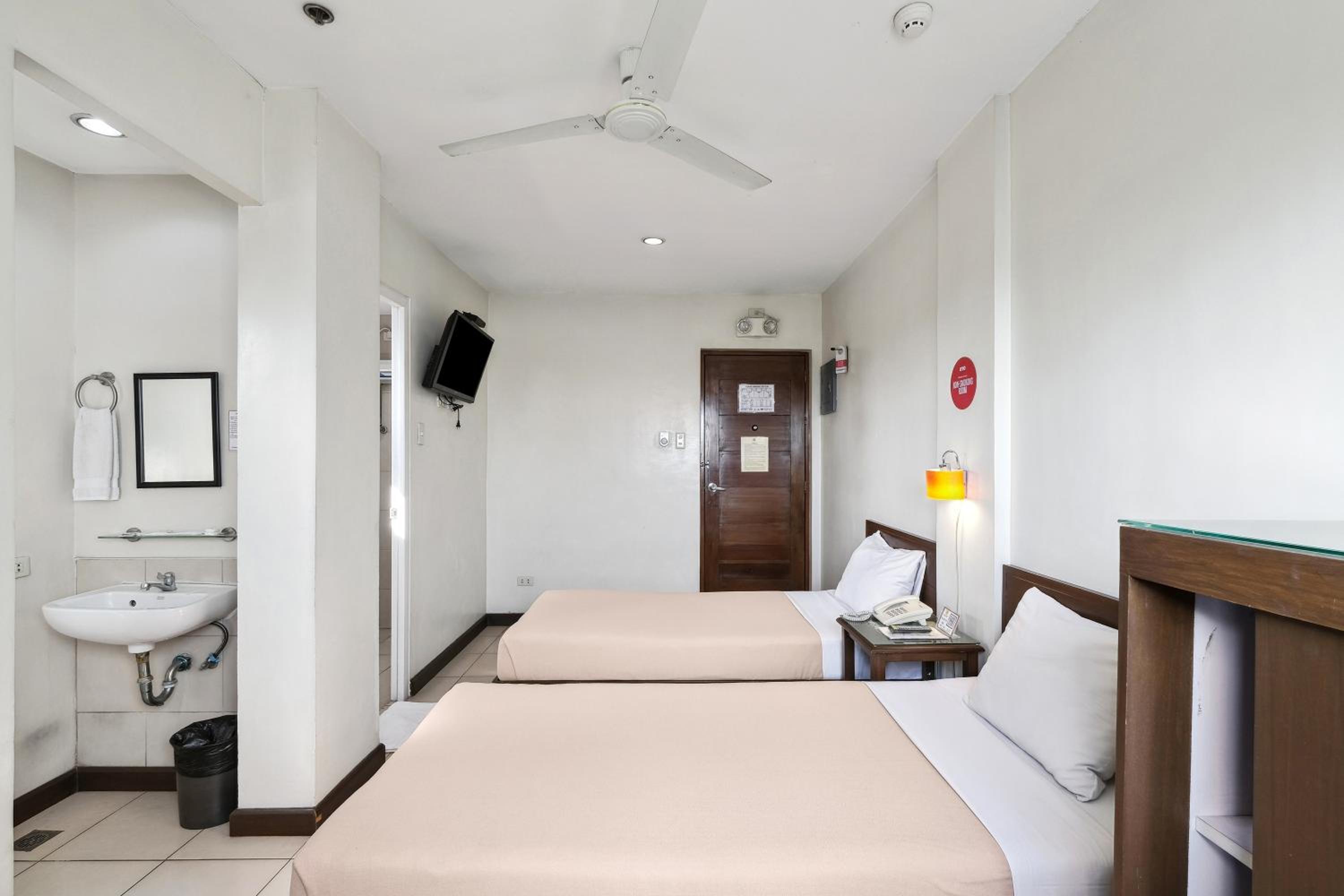 Twin Room - Photo 4