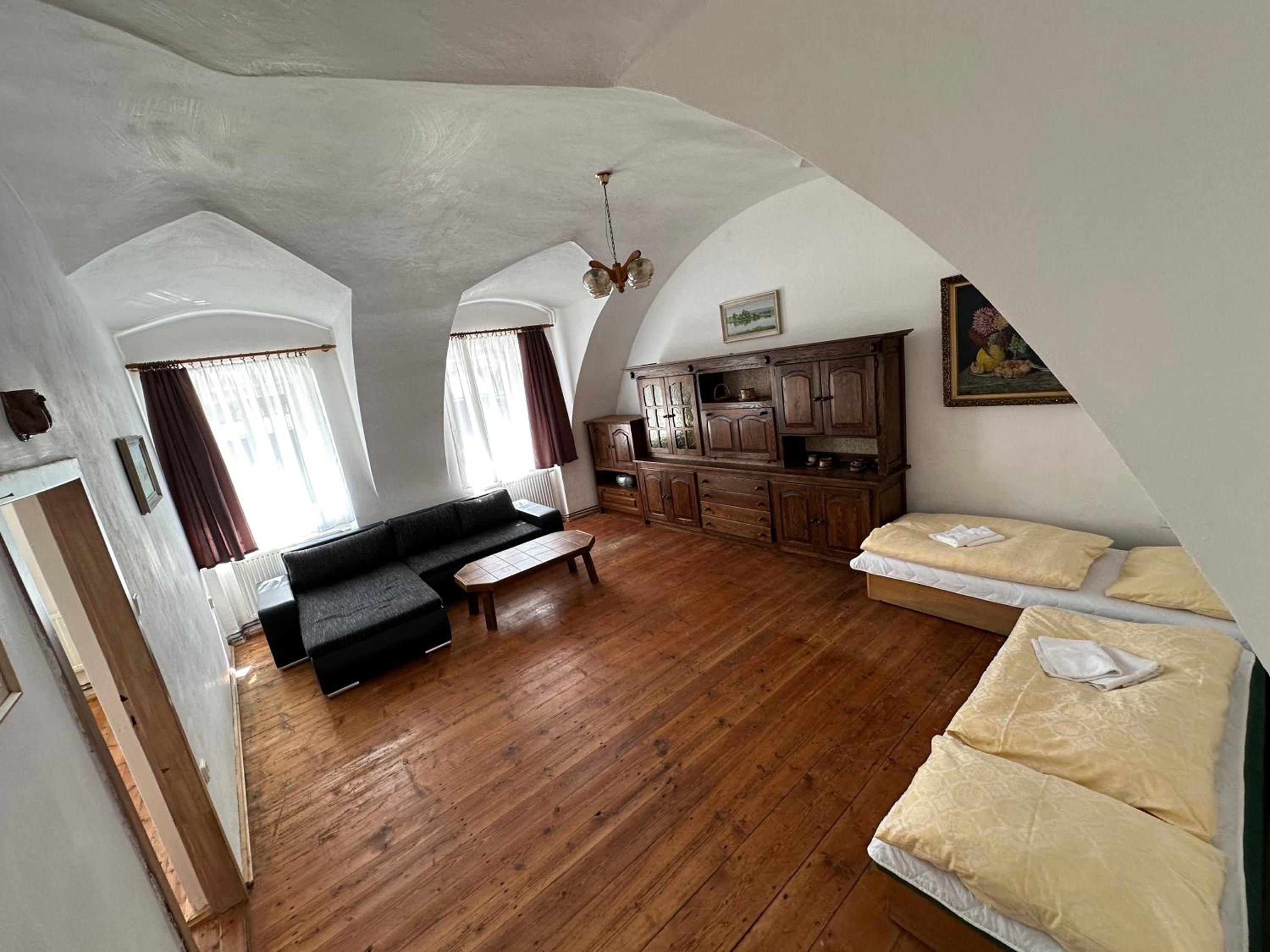 One-Bedroom Apartment photo 1