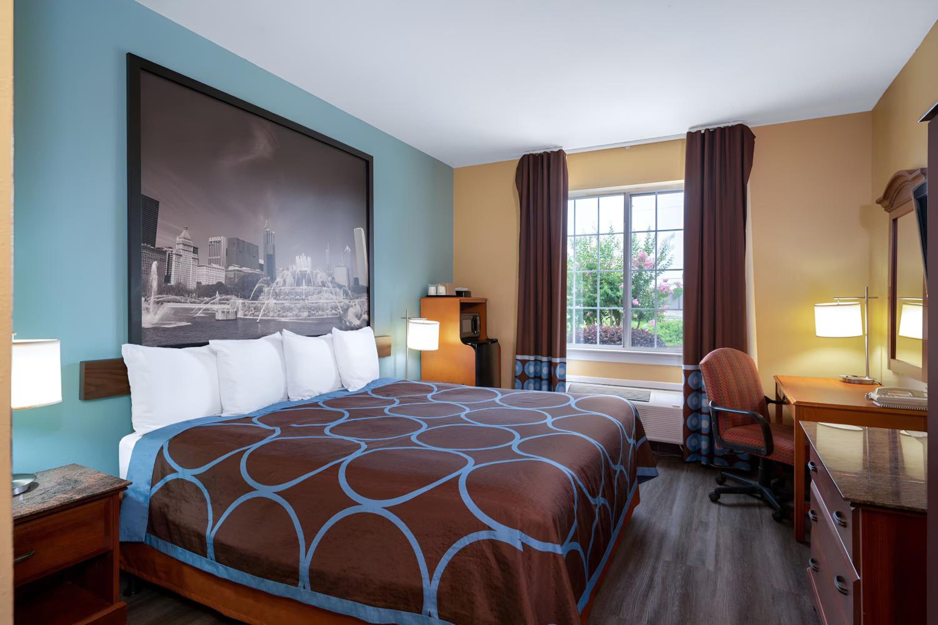 King Room - Non-Smoking - Photo 1