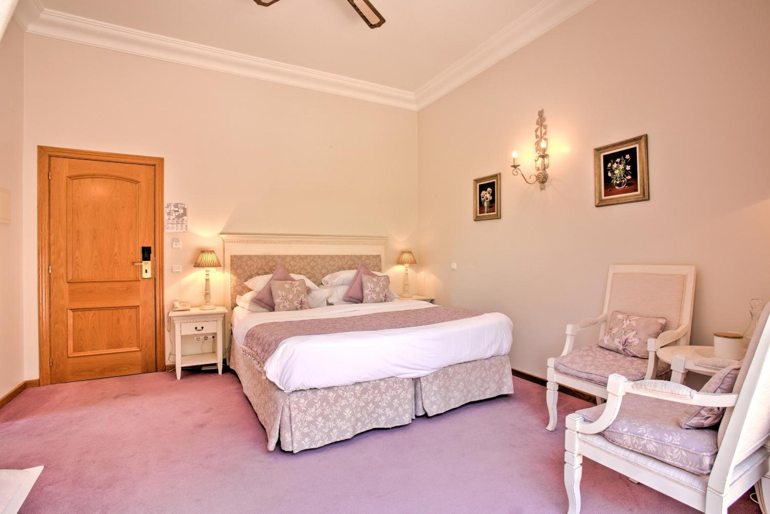 Deluxe Double Room - Photo 17