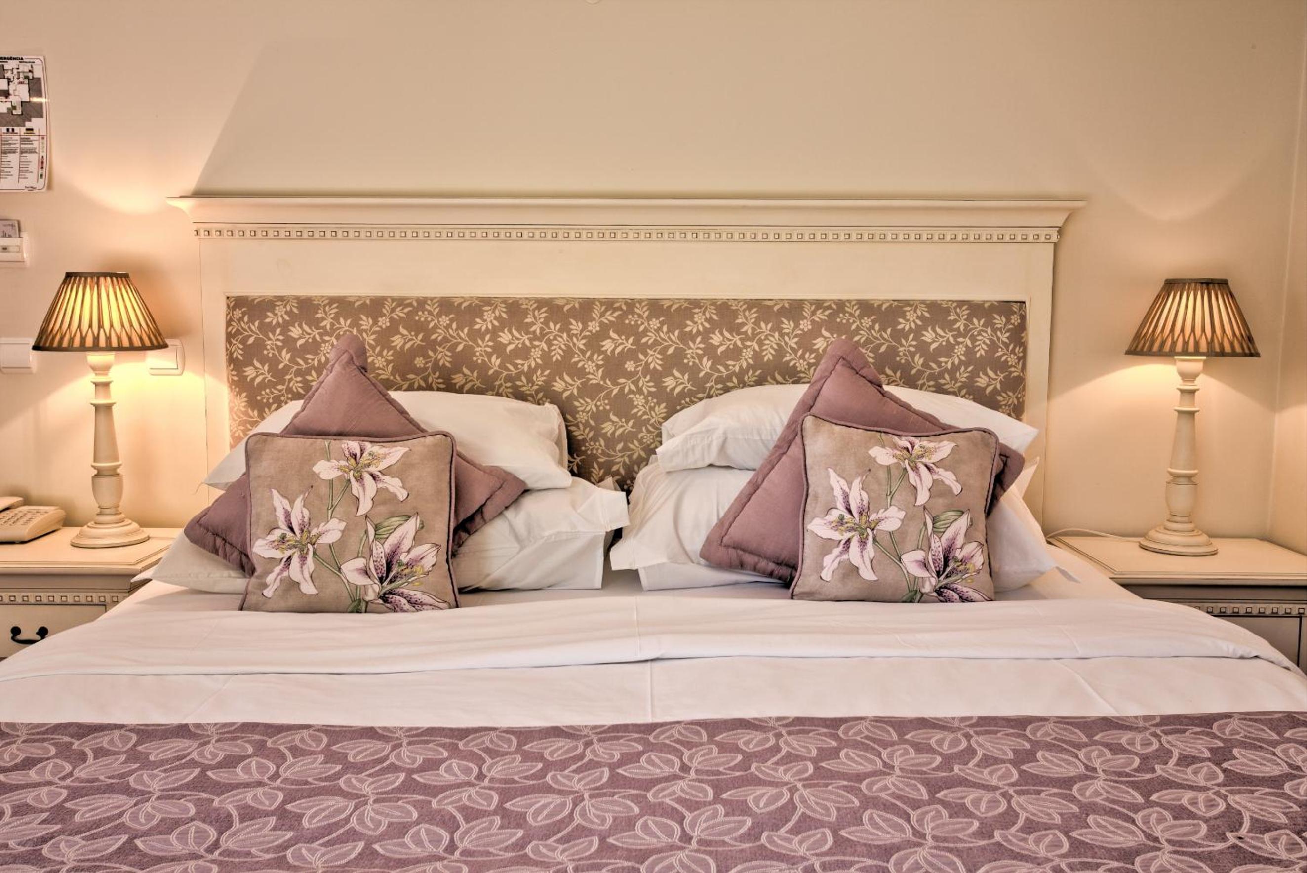 Deluxe Double Room - Photo 23
