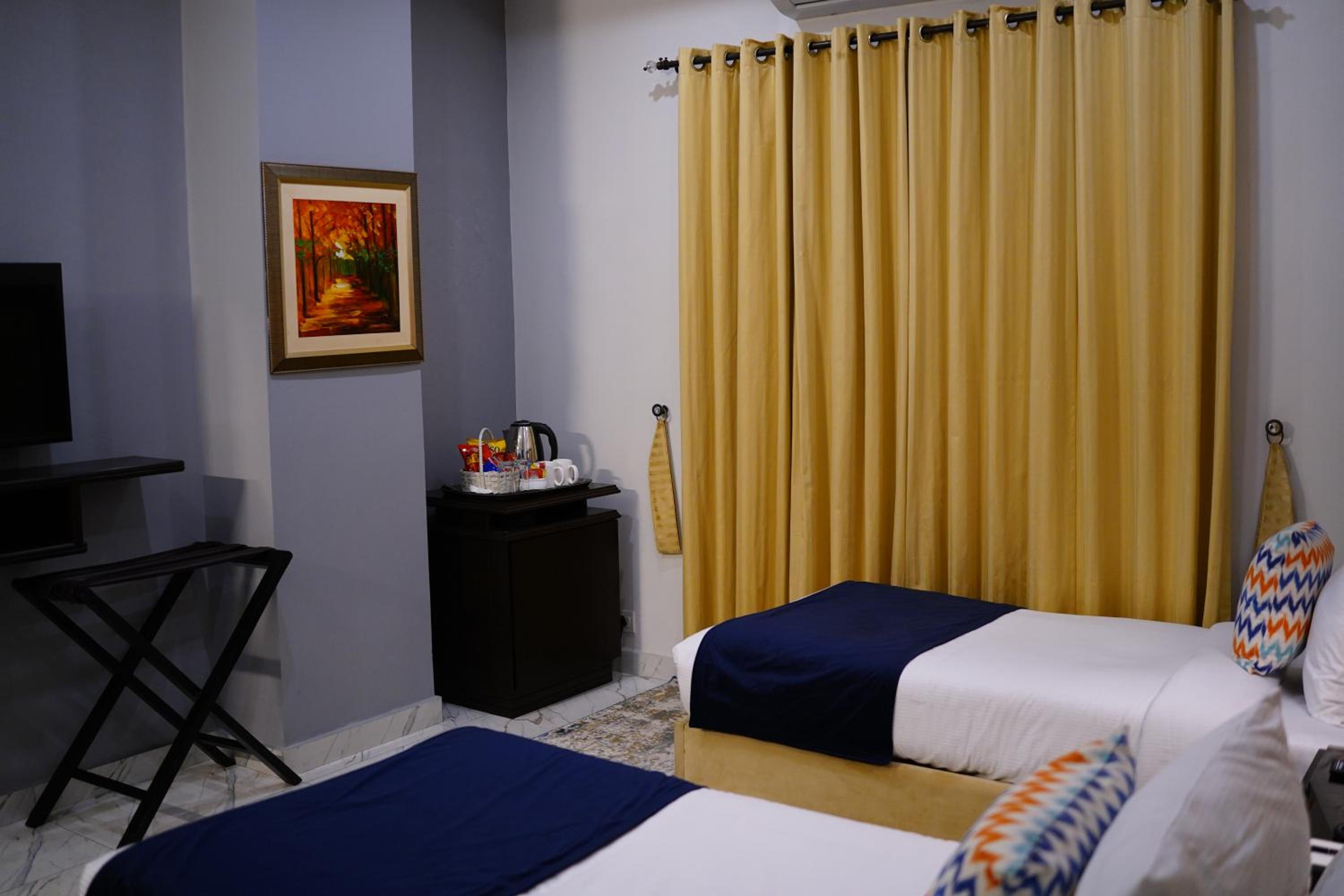 Deluxe Twin Room - Photo 6
