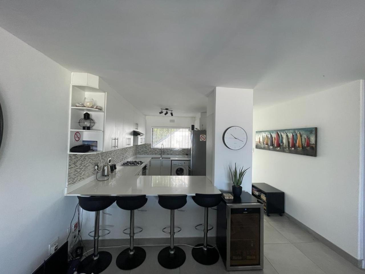 Two-Bedroom Apartment photo 3