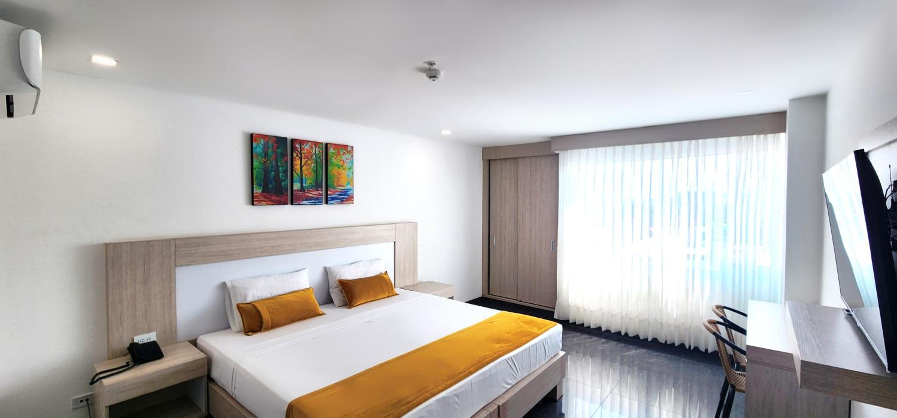 Standard King Room - Photo 6