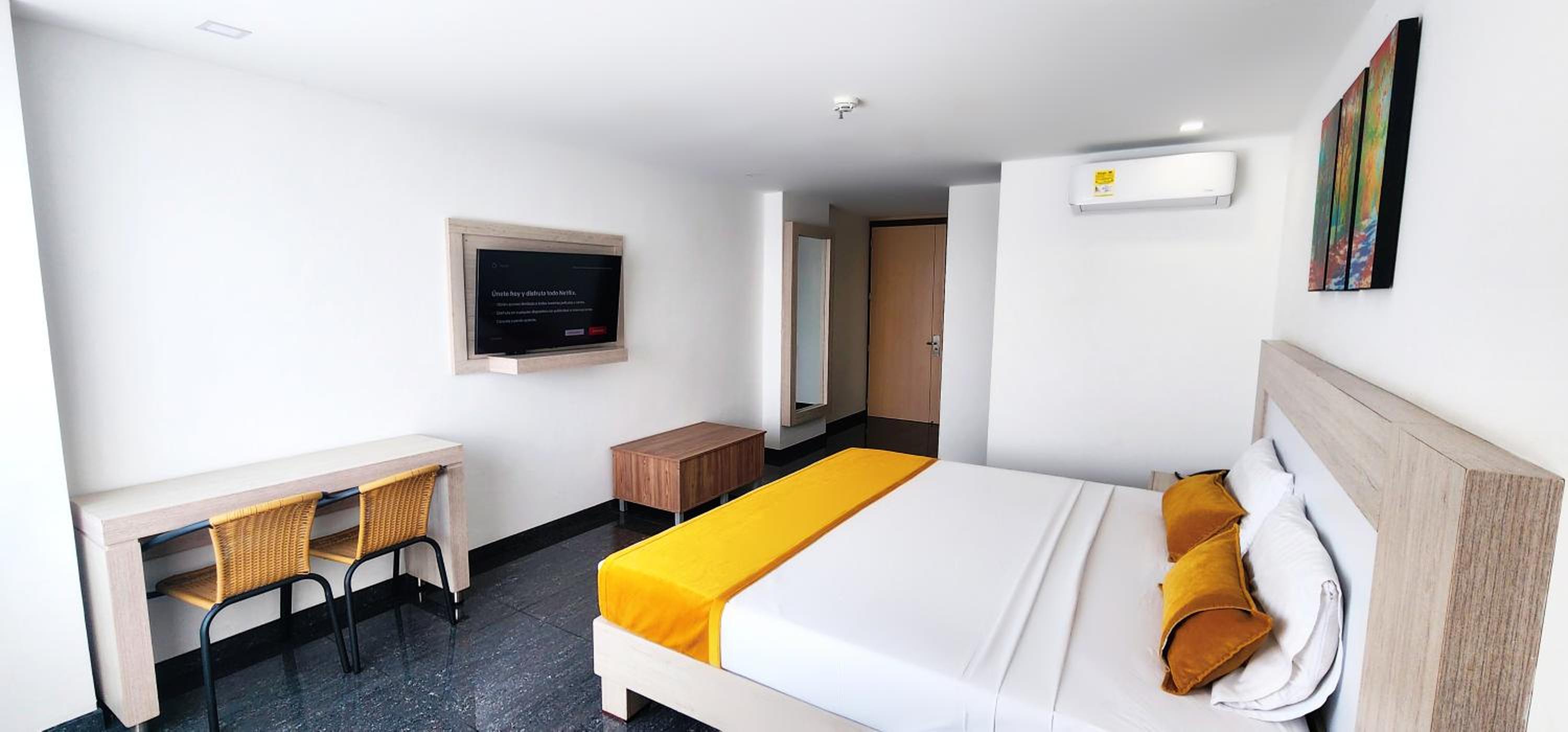 Standard King Room - Photo 3