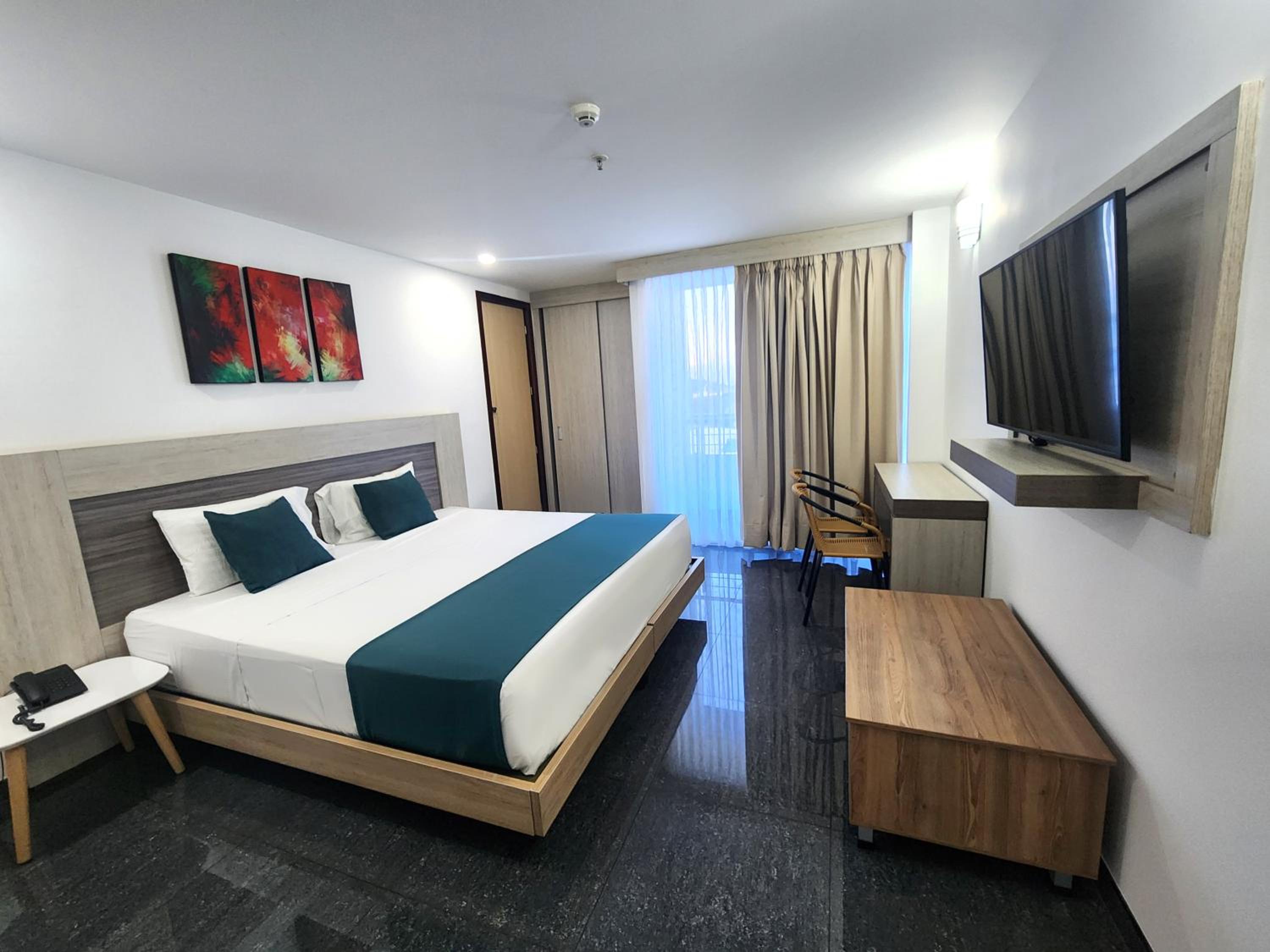 Standard King Room - Photo 1