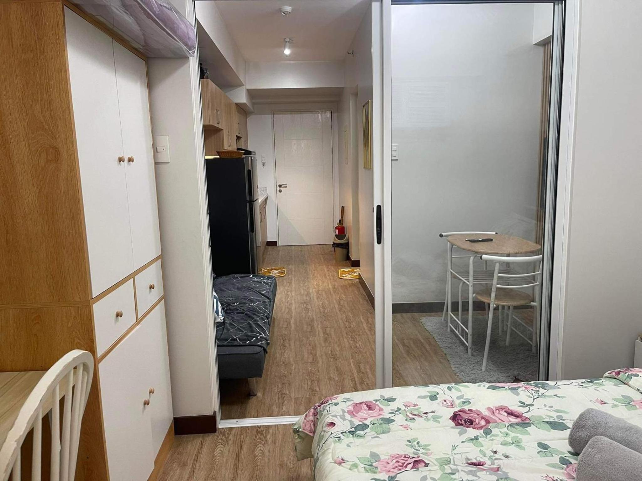 One-Bedroom Apartment - Photo 32