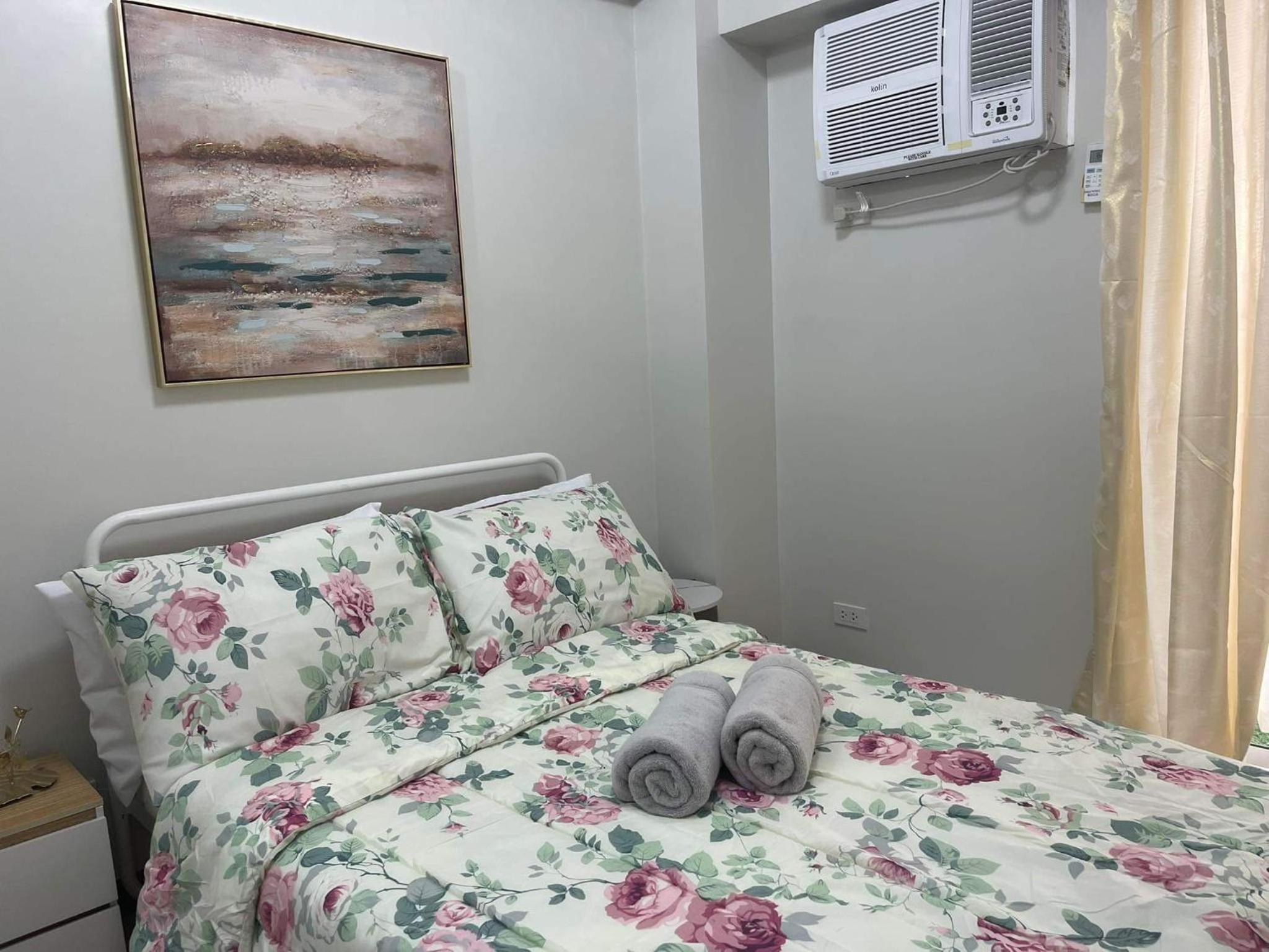 One-Bedroom Apartment - Photo 1