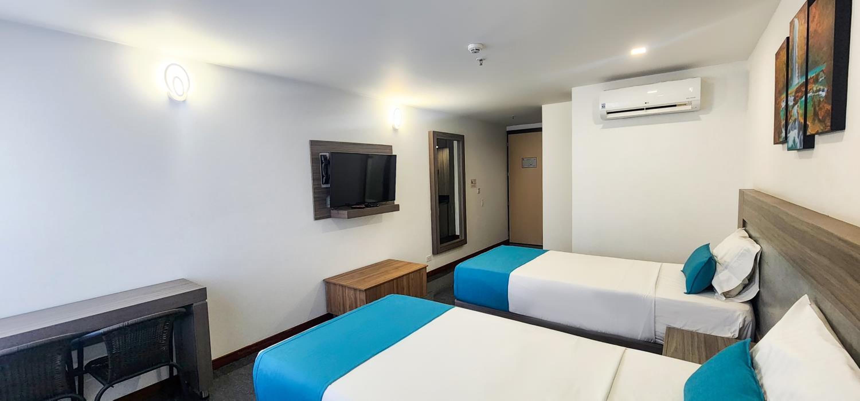 Twin Room - Photo 9