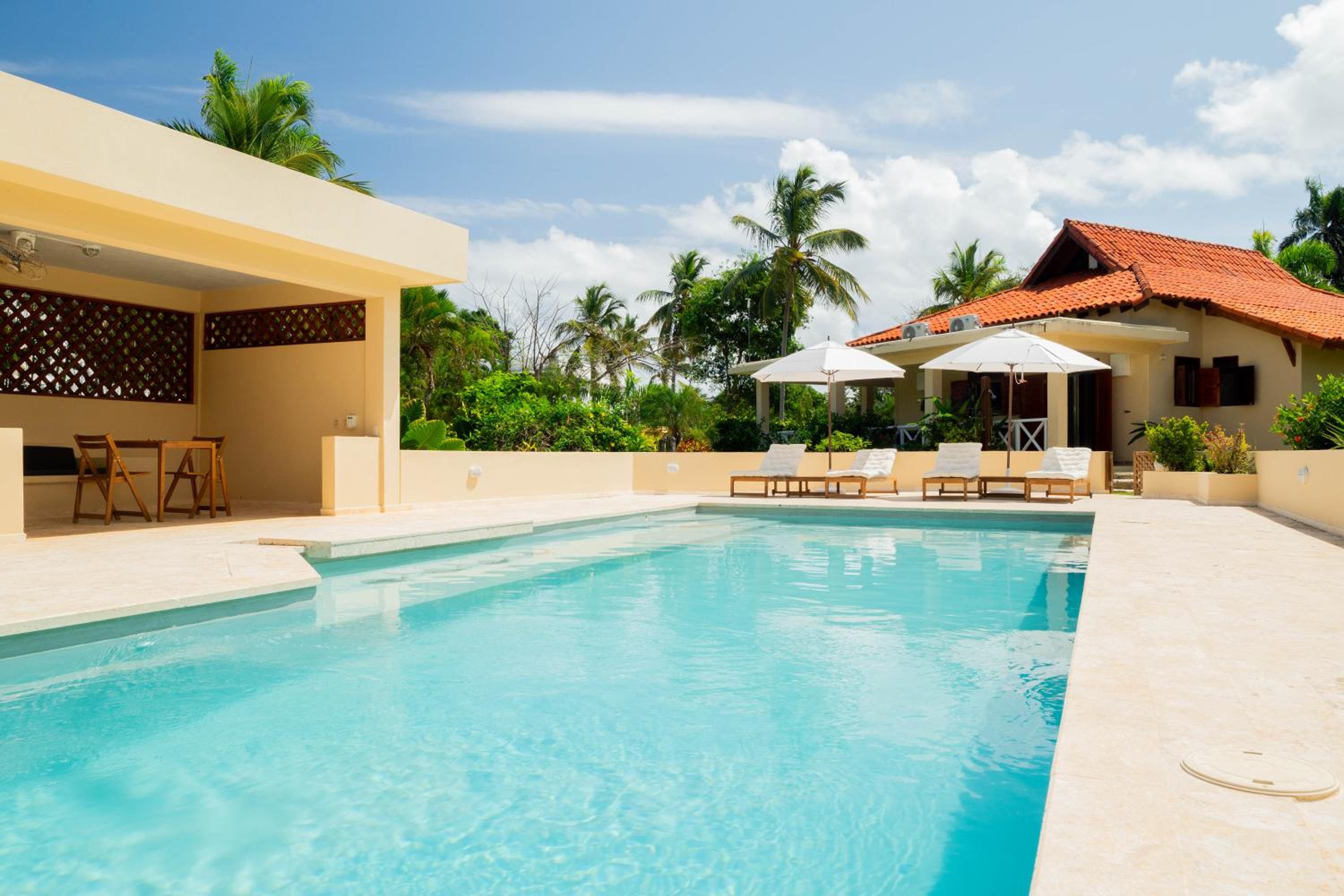 Villa photo 2