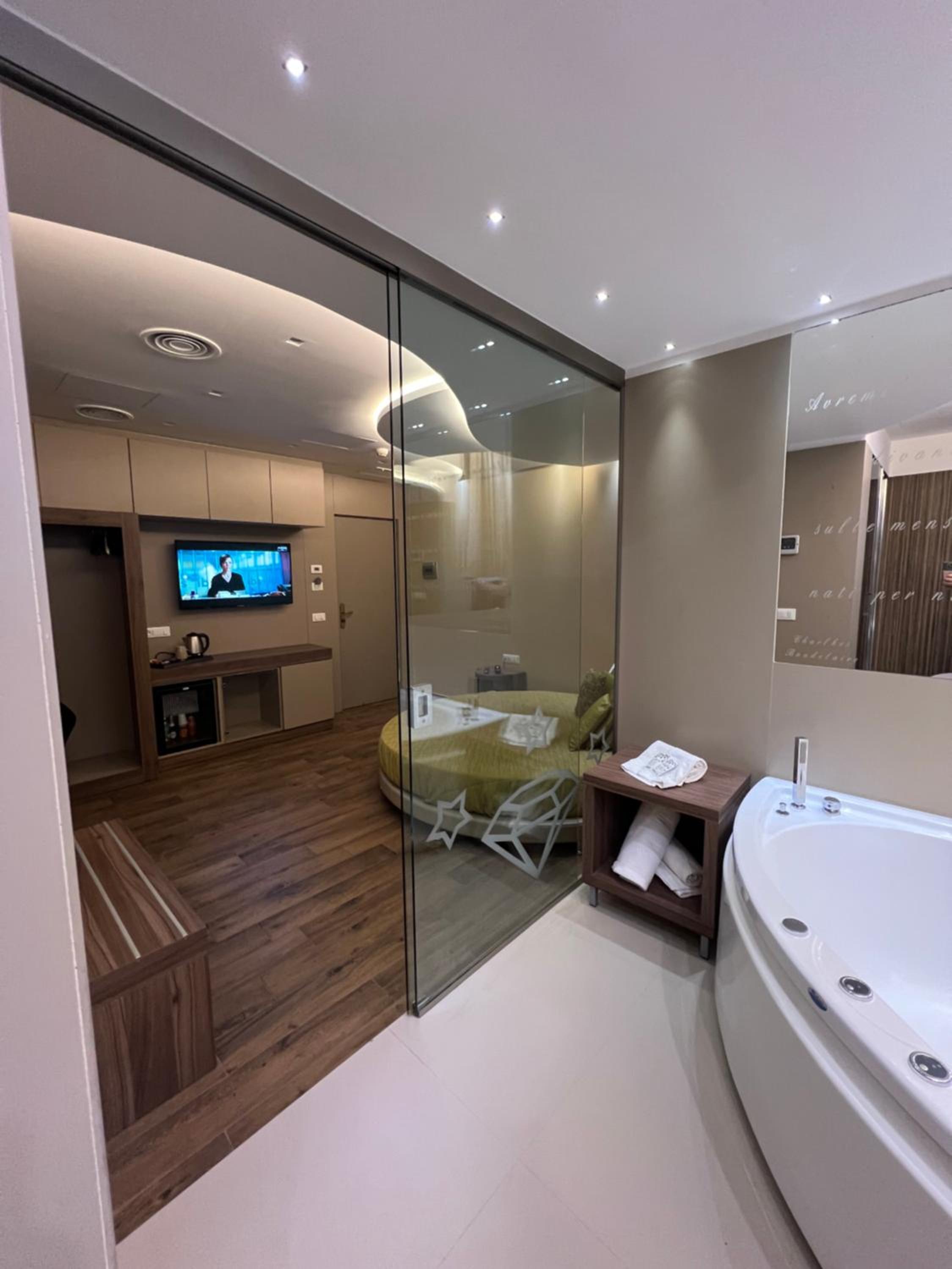 Royal Suite - Photo 40