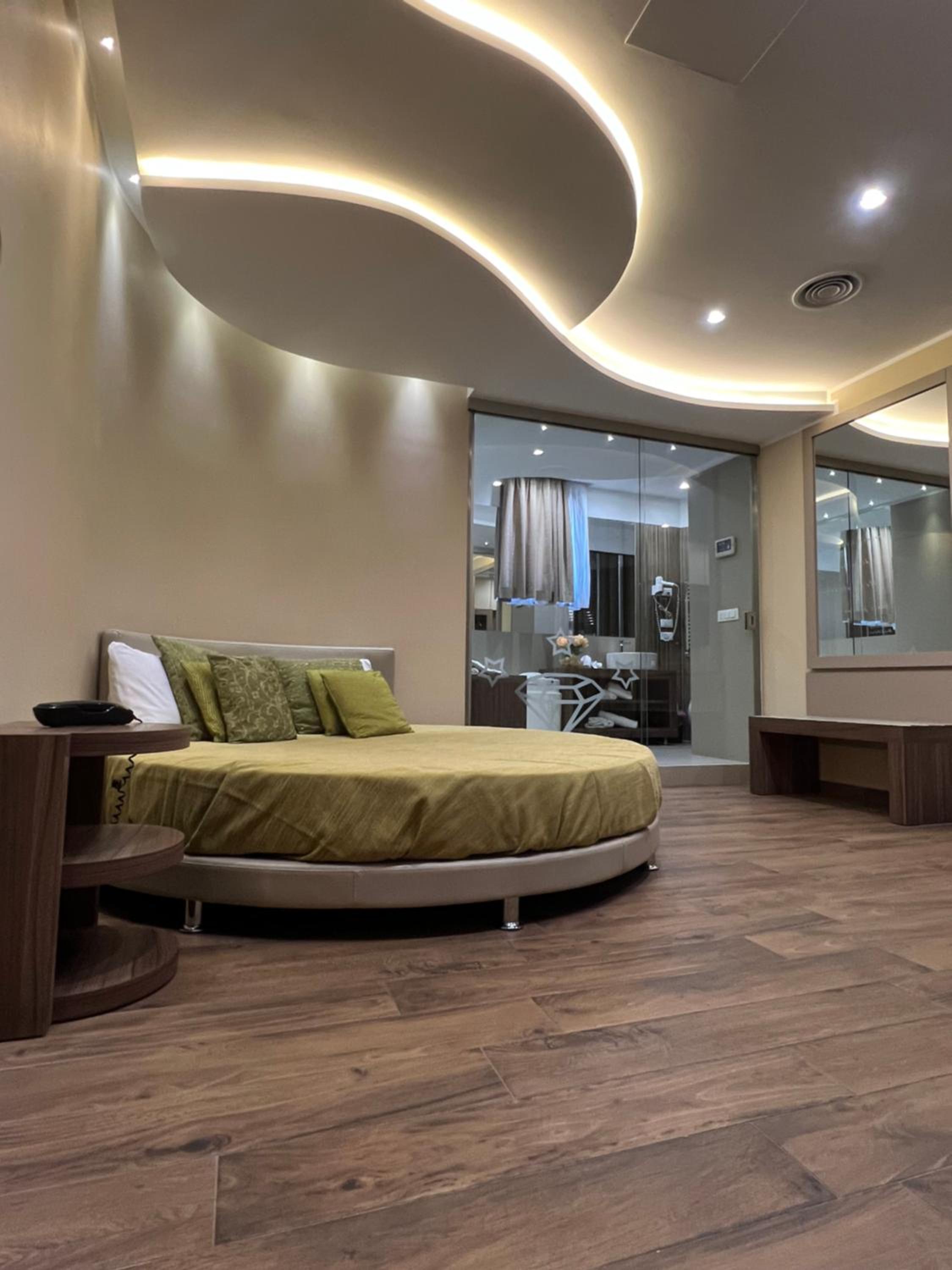 Royal Suite - Photo 36