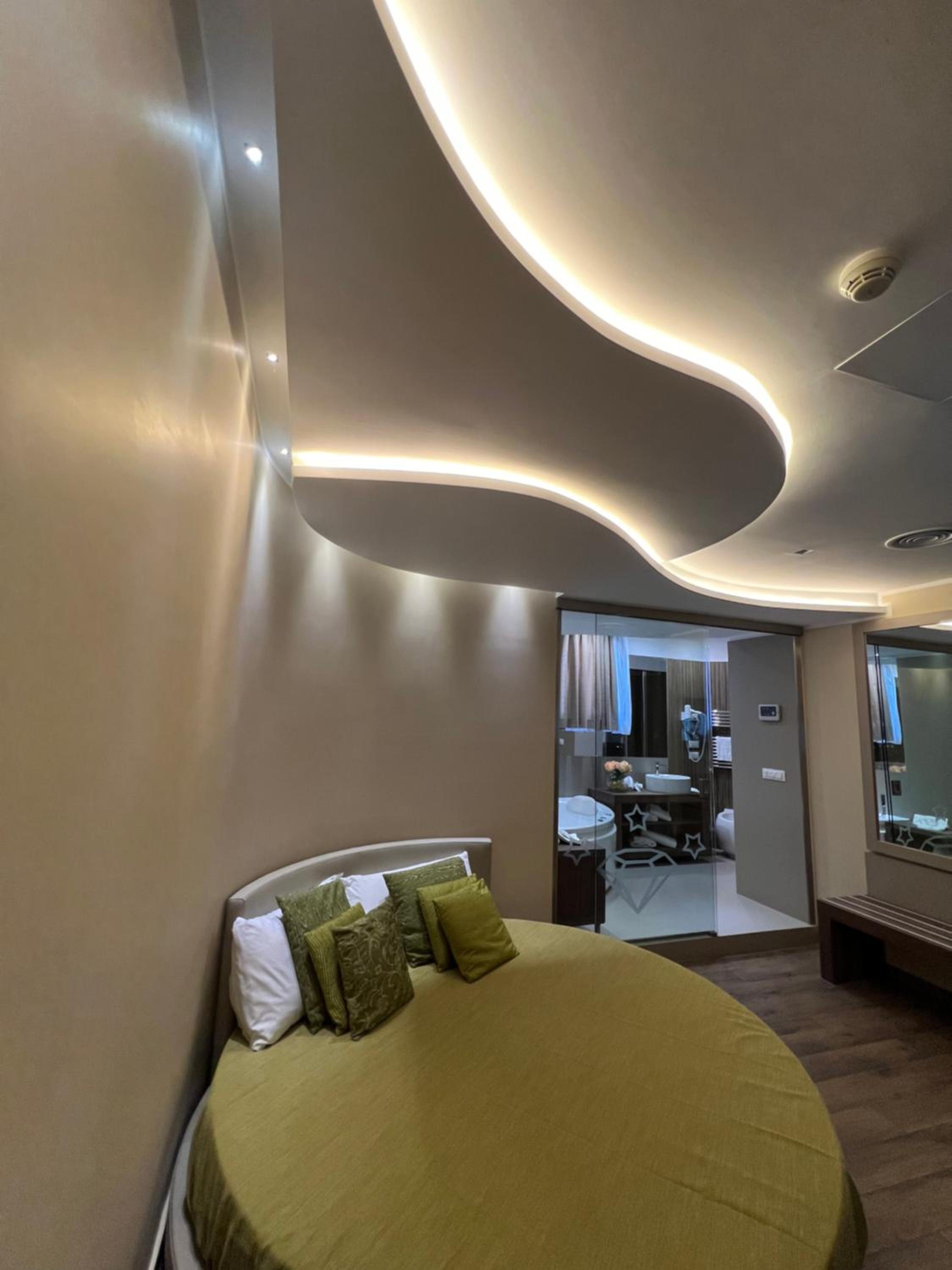 Royal Suite - Photo 26
