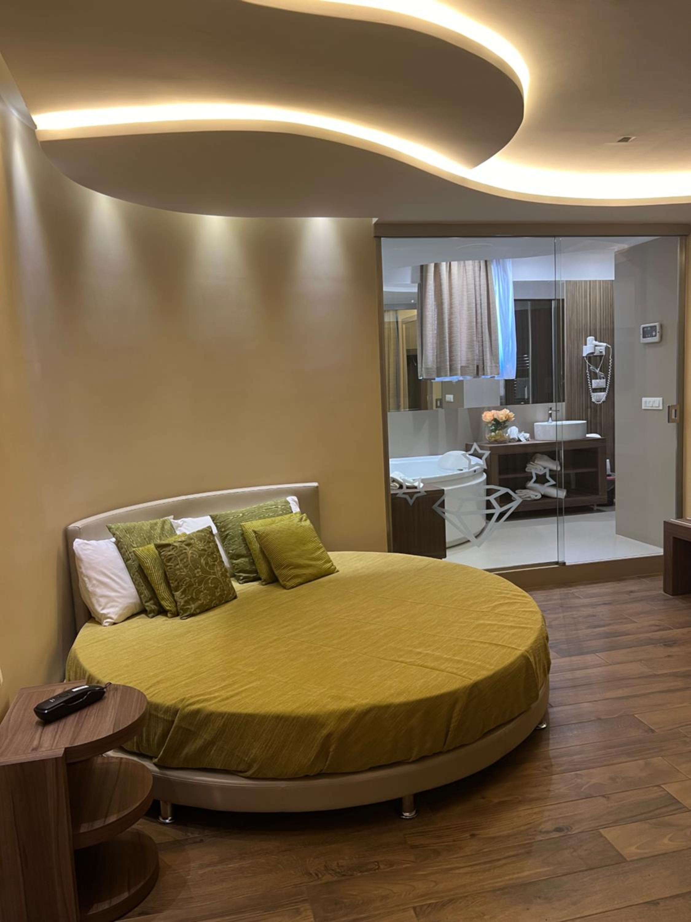 Royal Suite - Photo 30