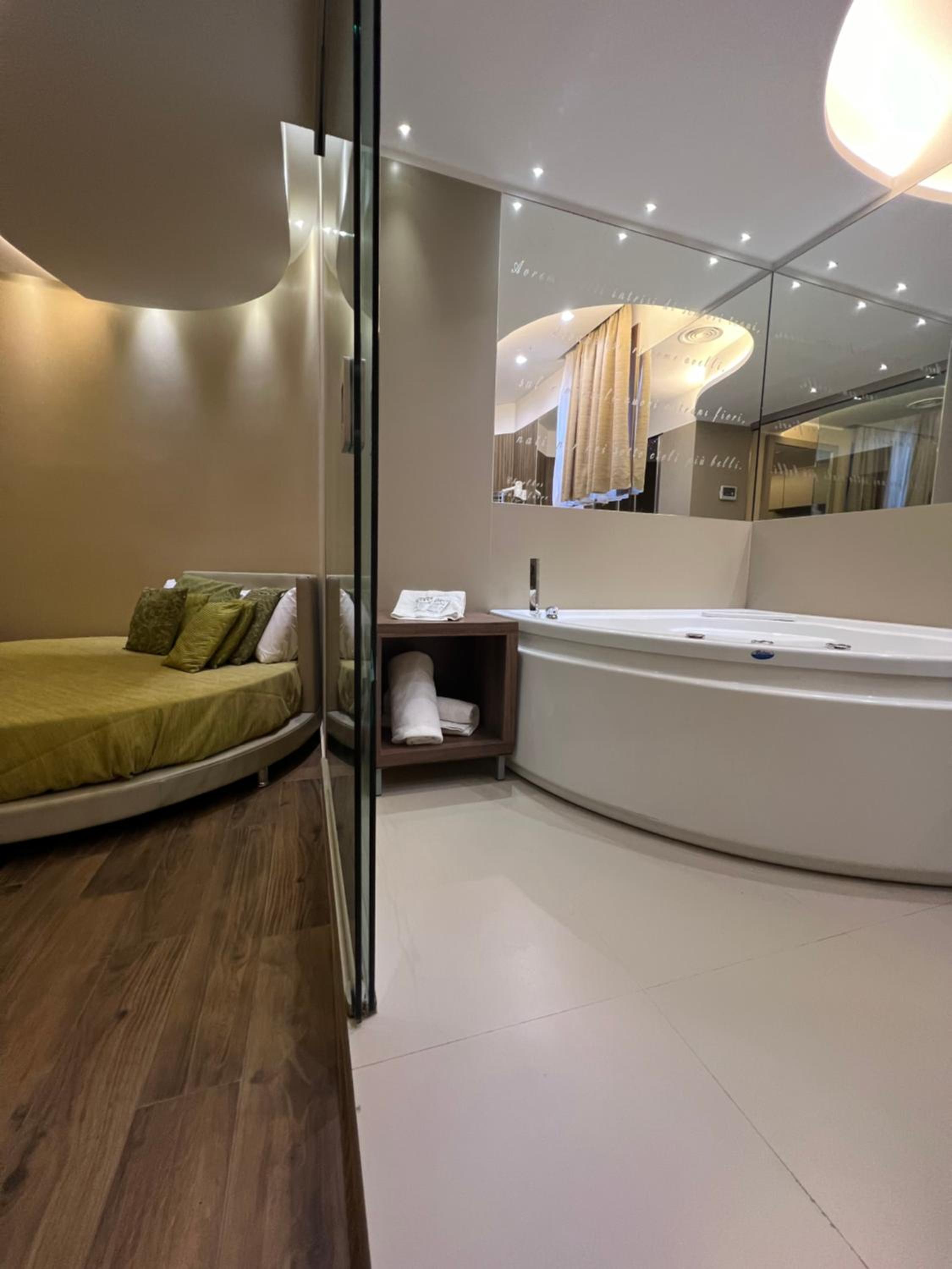 Royal Suite - Photo 29