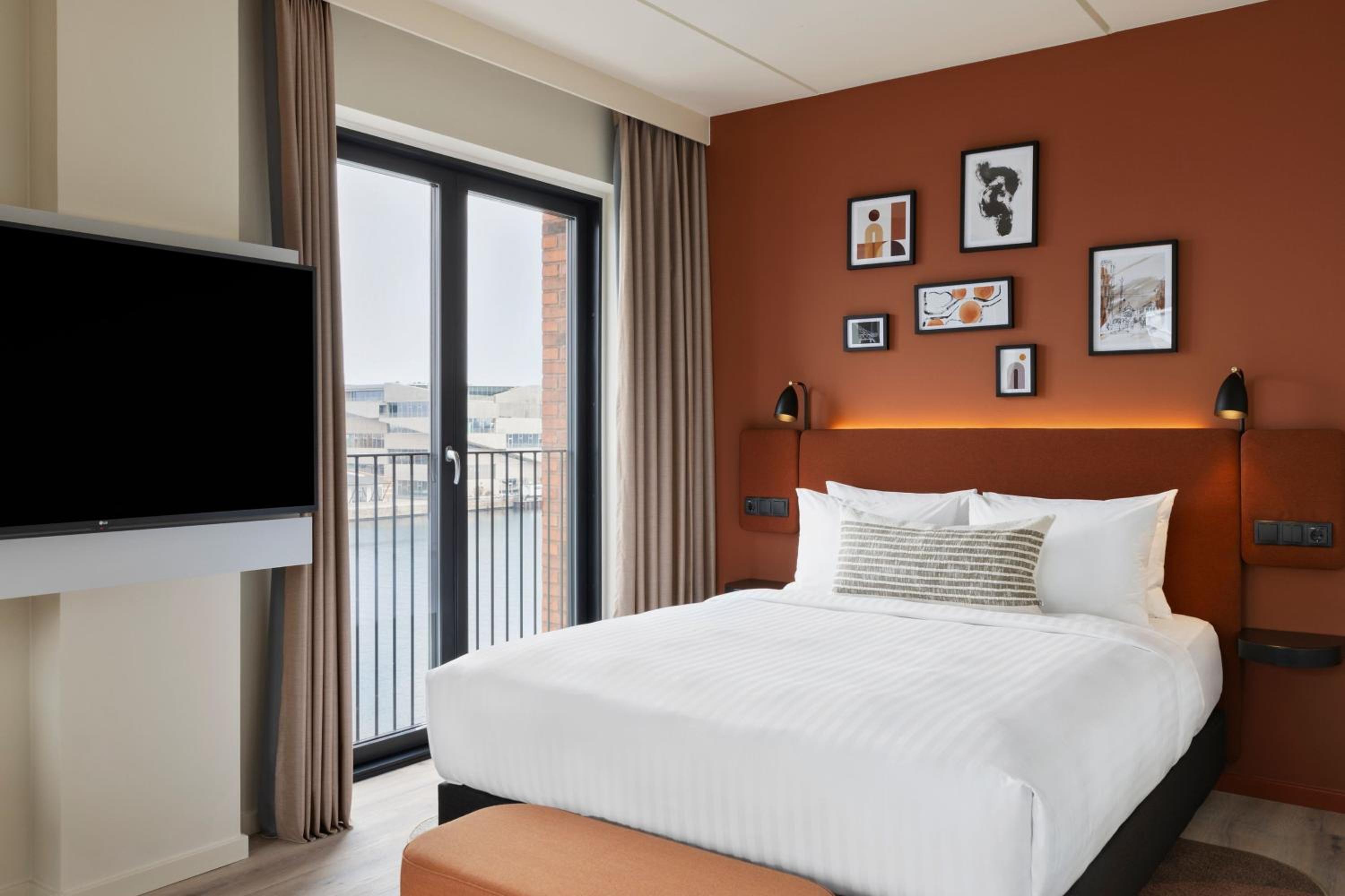 Deluxe Queen Studio with Sea View