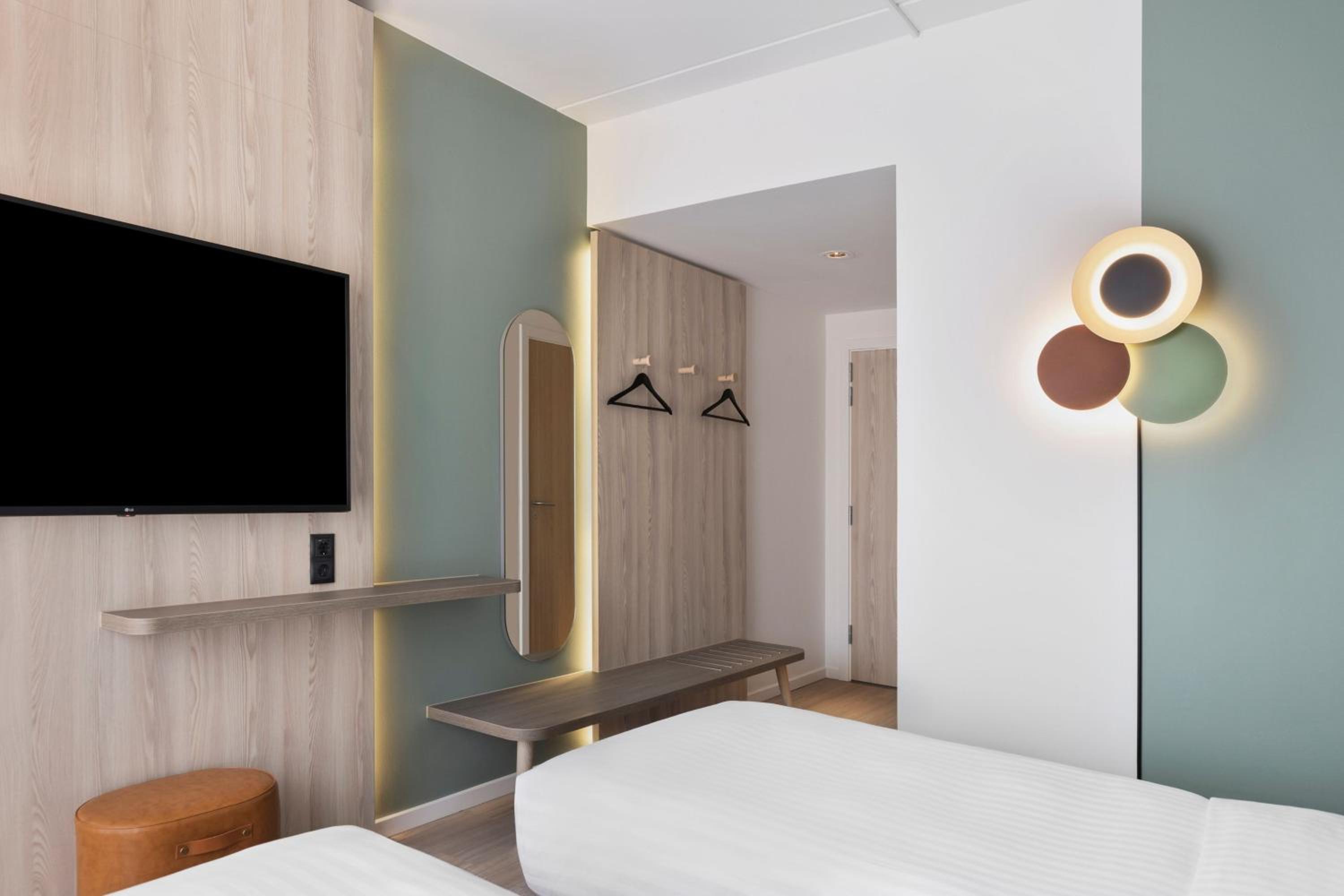 Twin Room - Photo 2