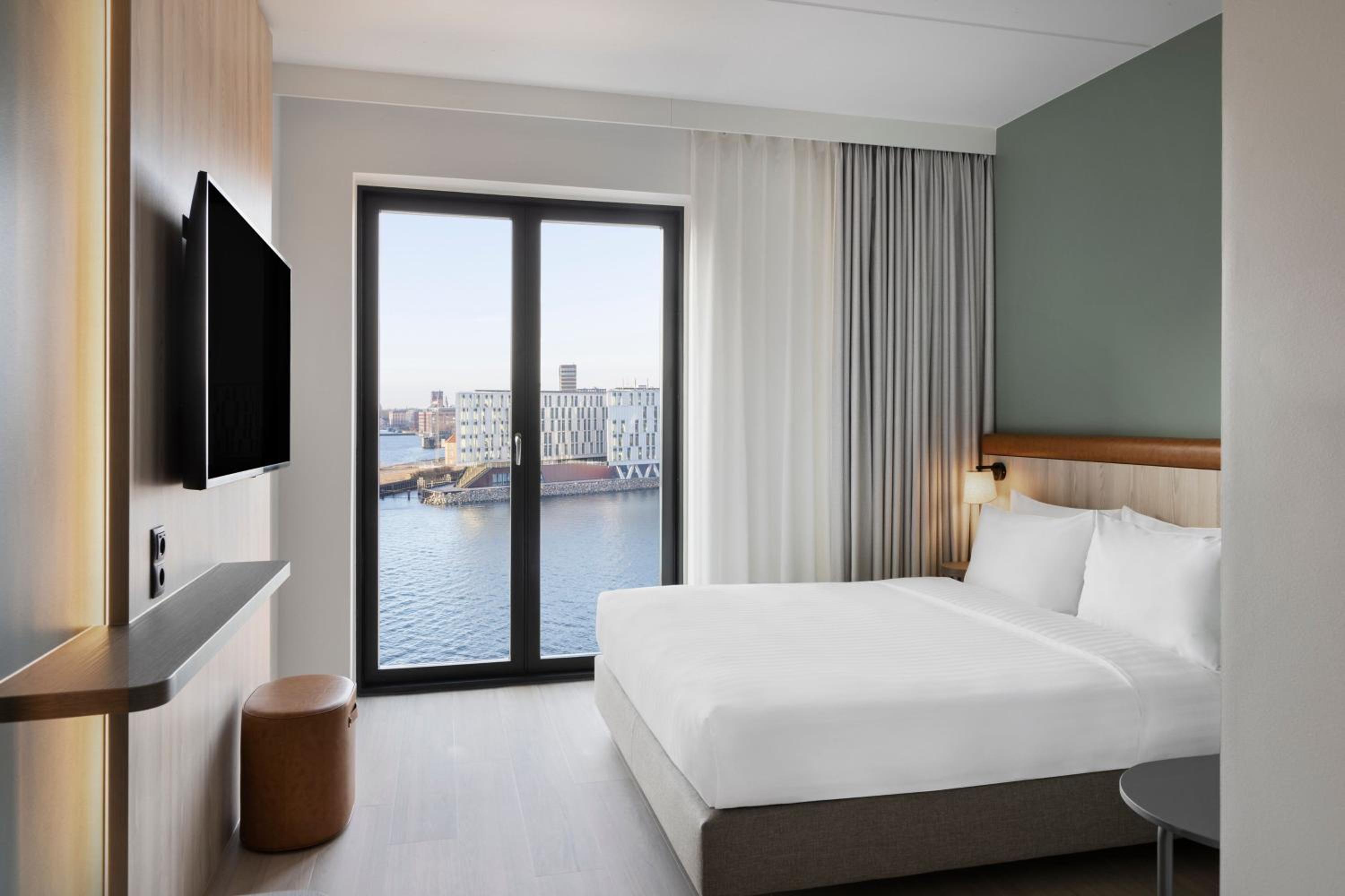 Queen Room with Sea View - Photo 1