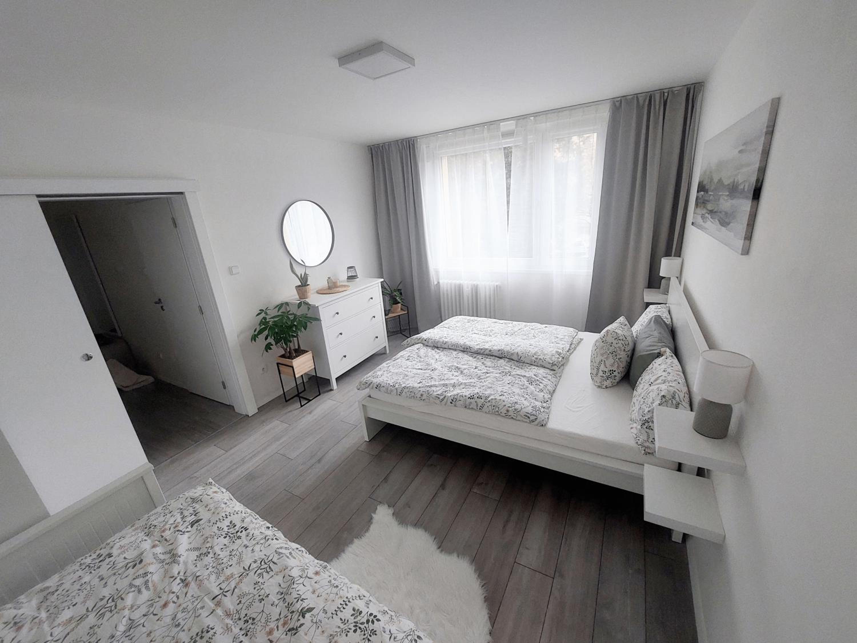 One-Bedroom Apartment photo 2