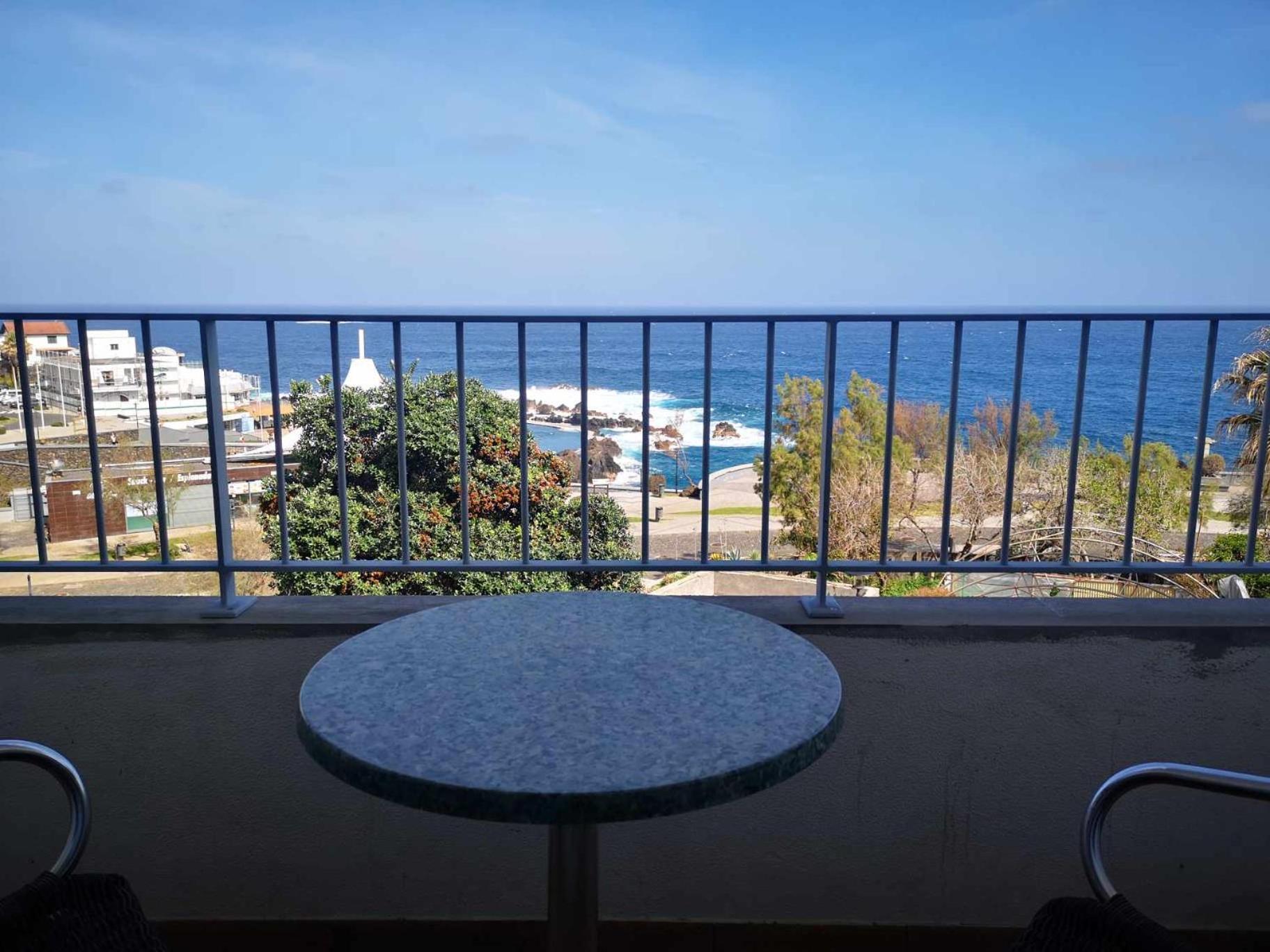 Superior Twin Room with Sea View - Photo 4