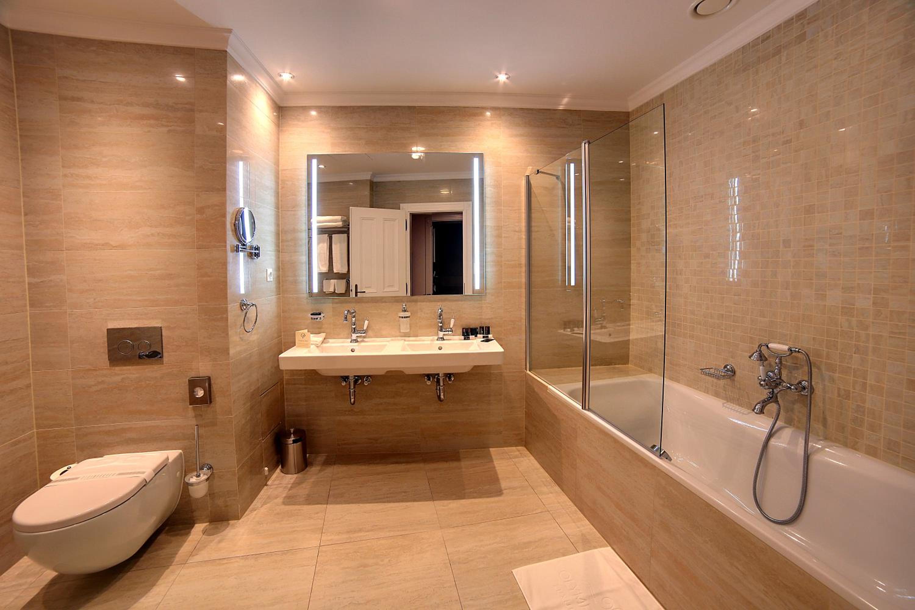 Suite Standard with Wellness Access photo 2