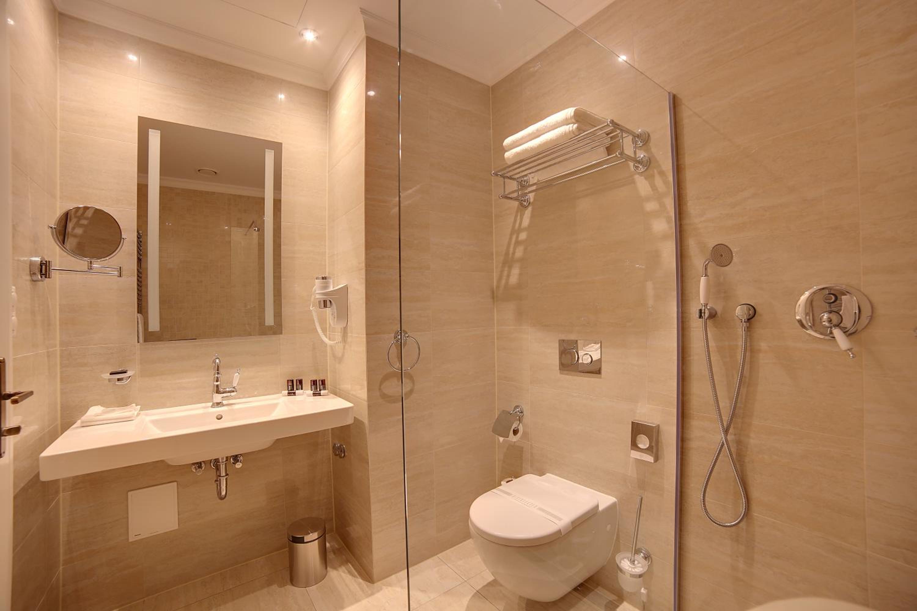 Suite Standard with Wellness Access photo 3