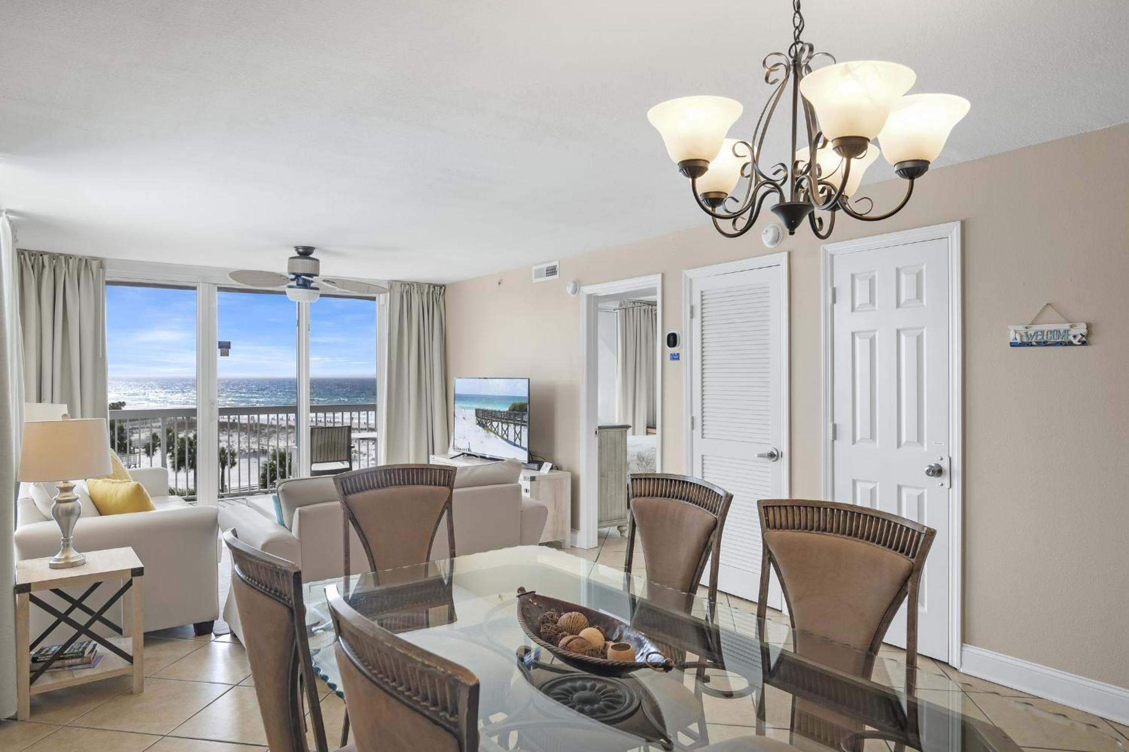 Two-Bedroom Apartment with Balcony and Sea View photo 1