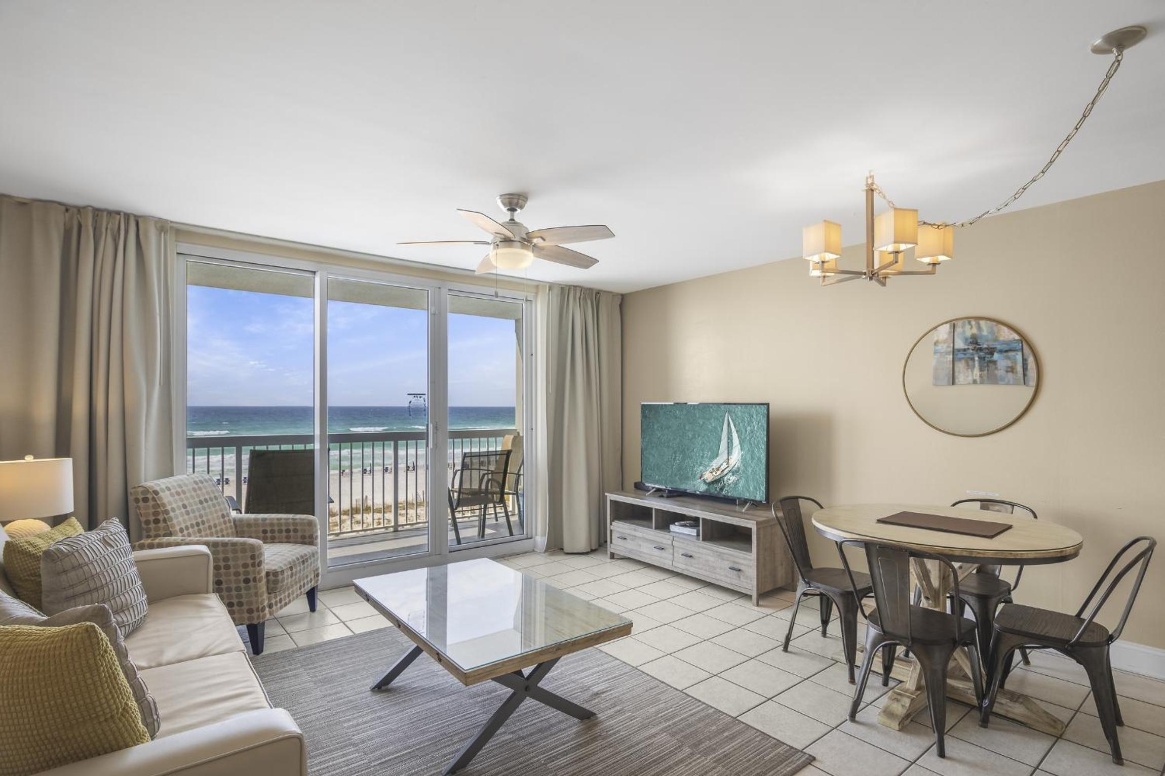 One-Bedroom Apartment with Sea View and Balcony photo 1