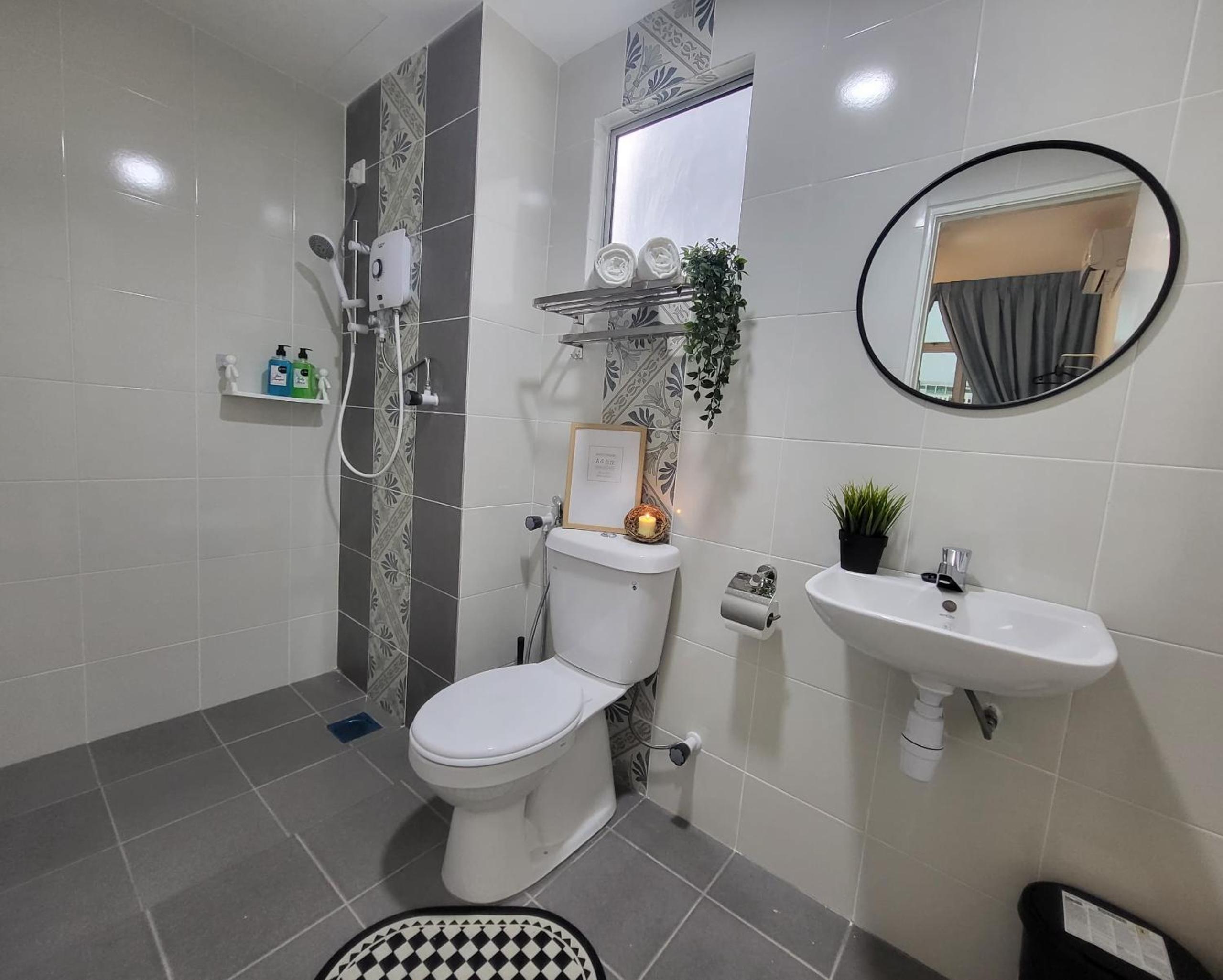 Two-Bedroom Suite - Photo 17