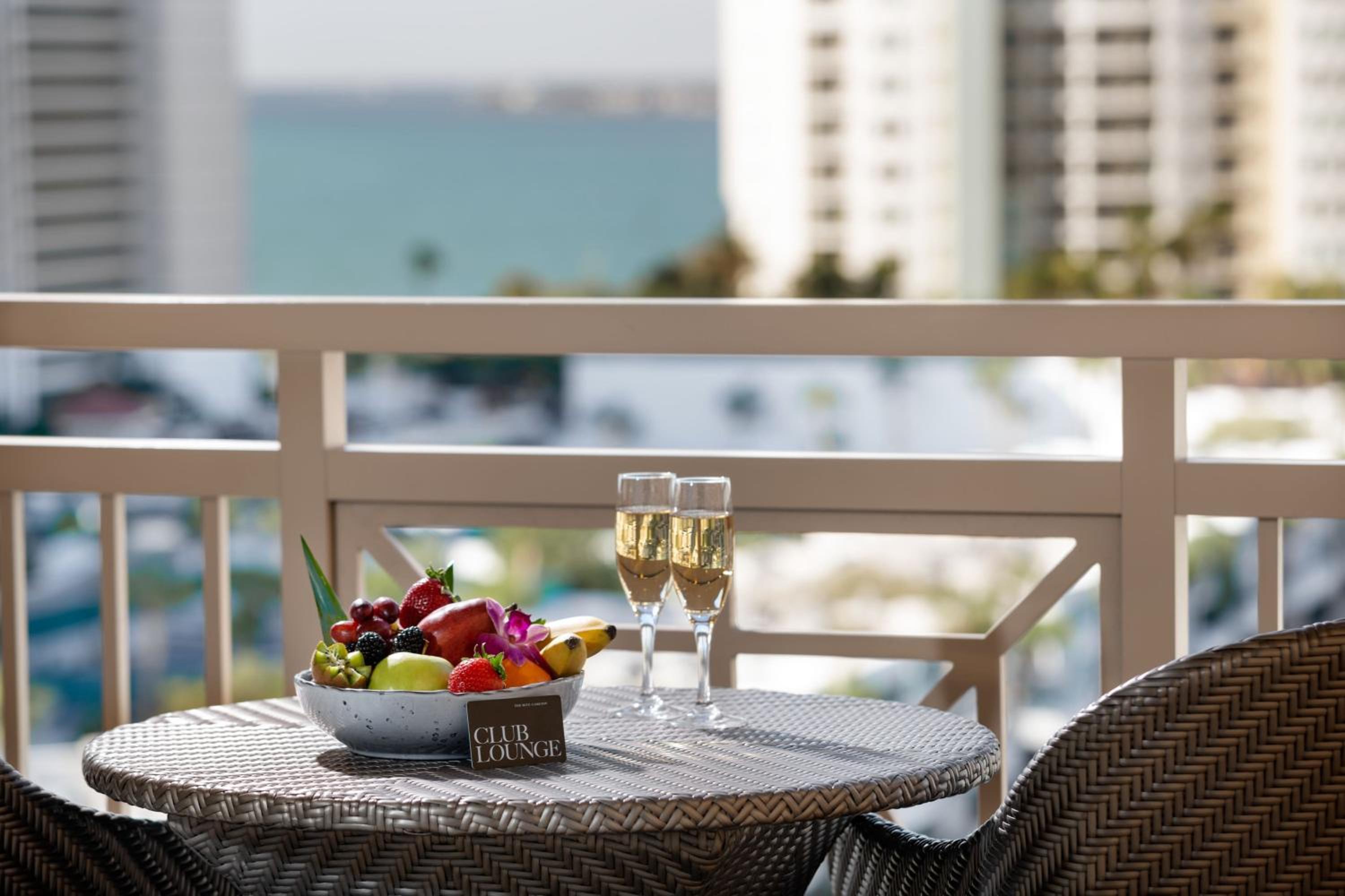 Club Marina View, Club level, Guest room, 2 Queen, Balcony - Photo 14