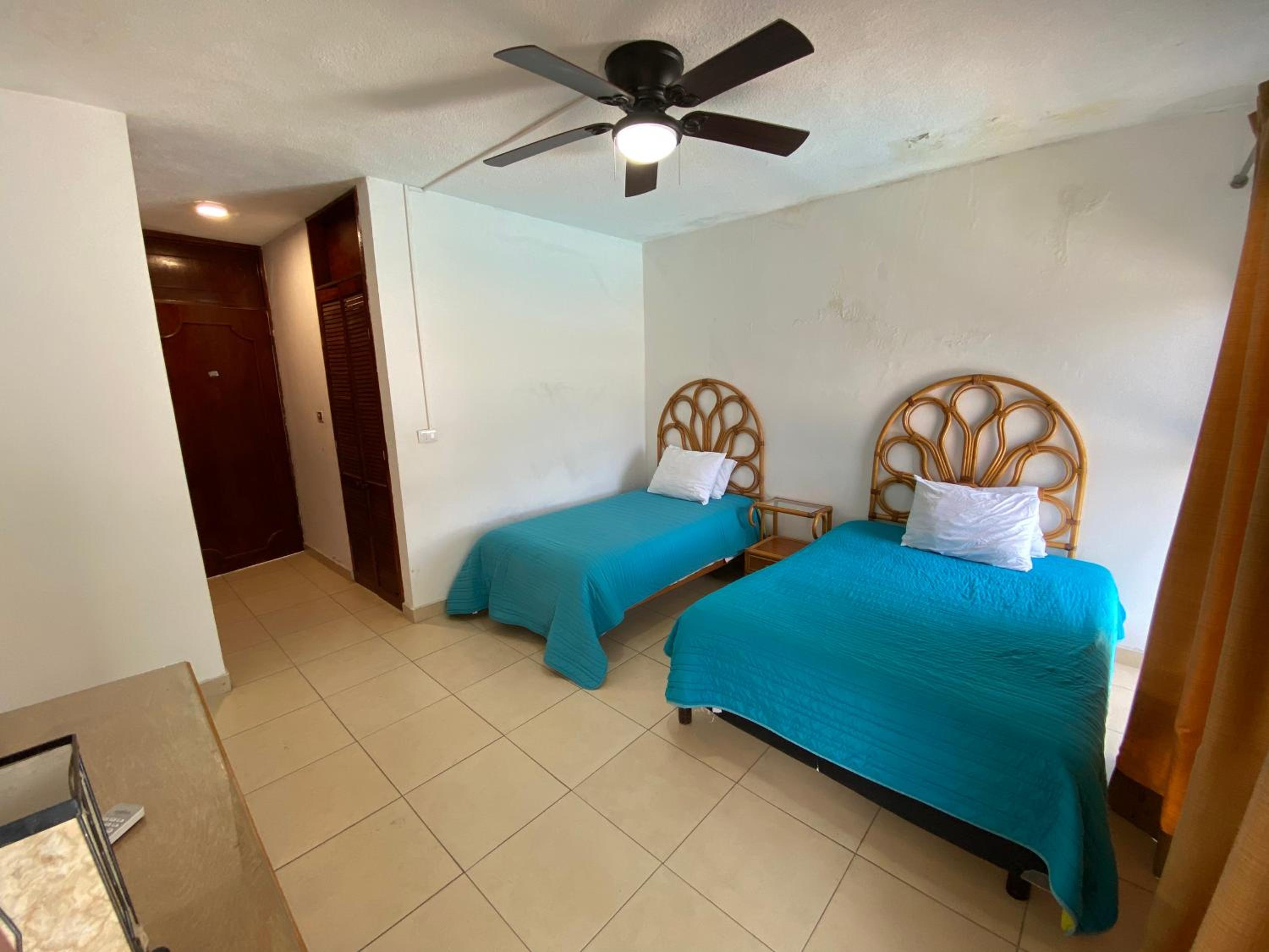 Four-Bedroom House - Photo 5
