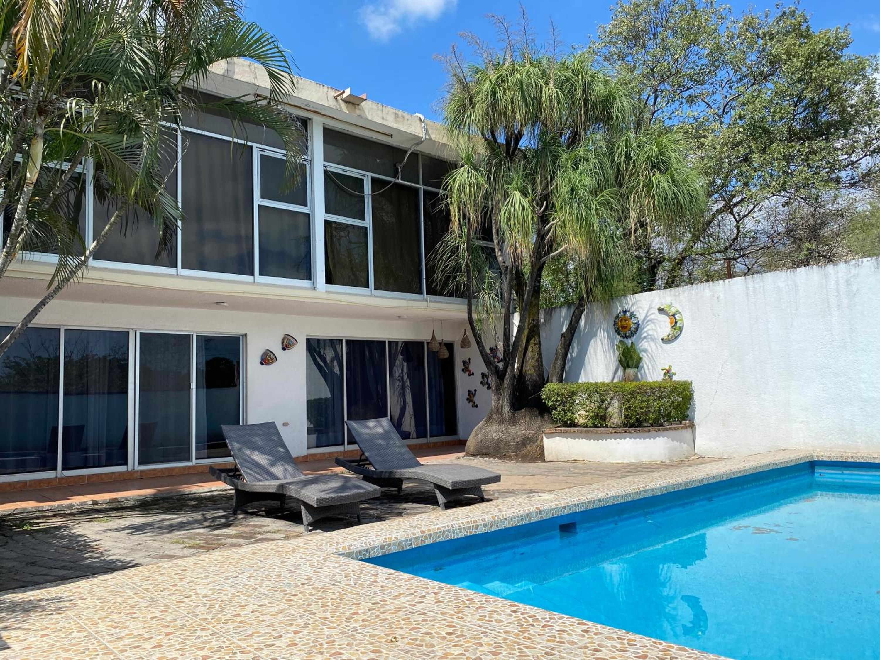 Four-Bedroom House - Photo 2