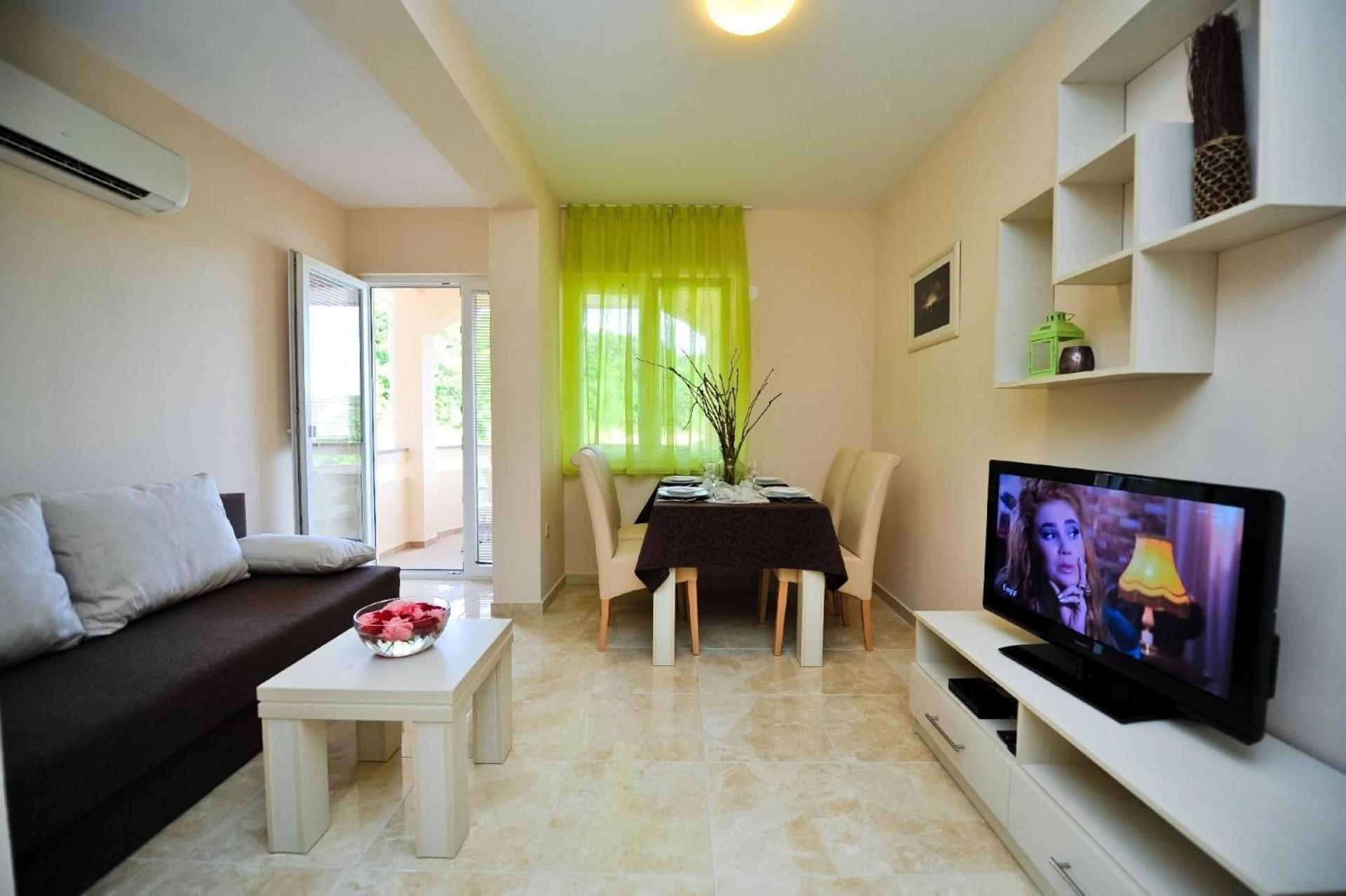 Apartment photo 1