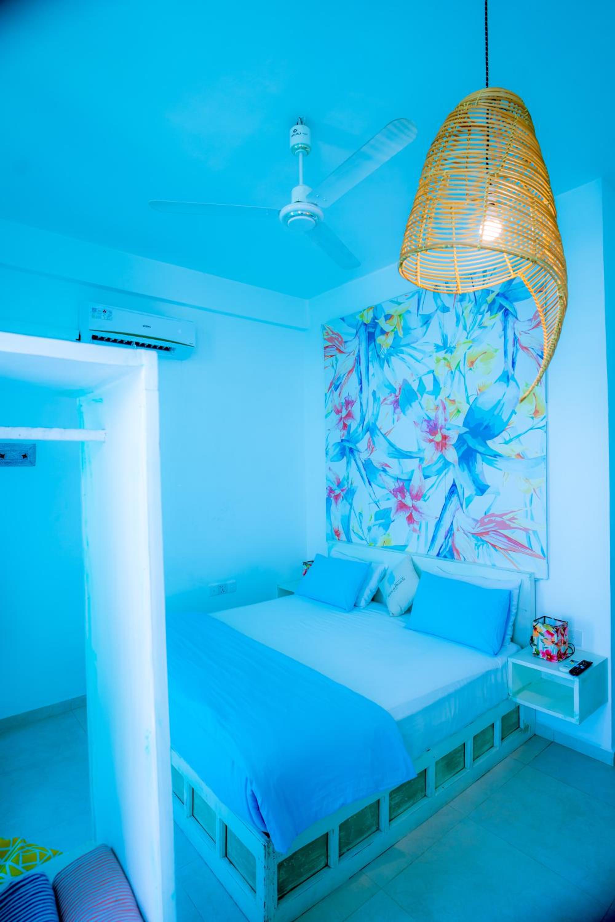 Deluxe Double or Twin Room with Sea View photo 3