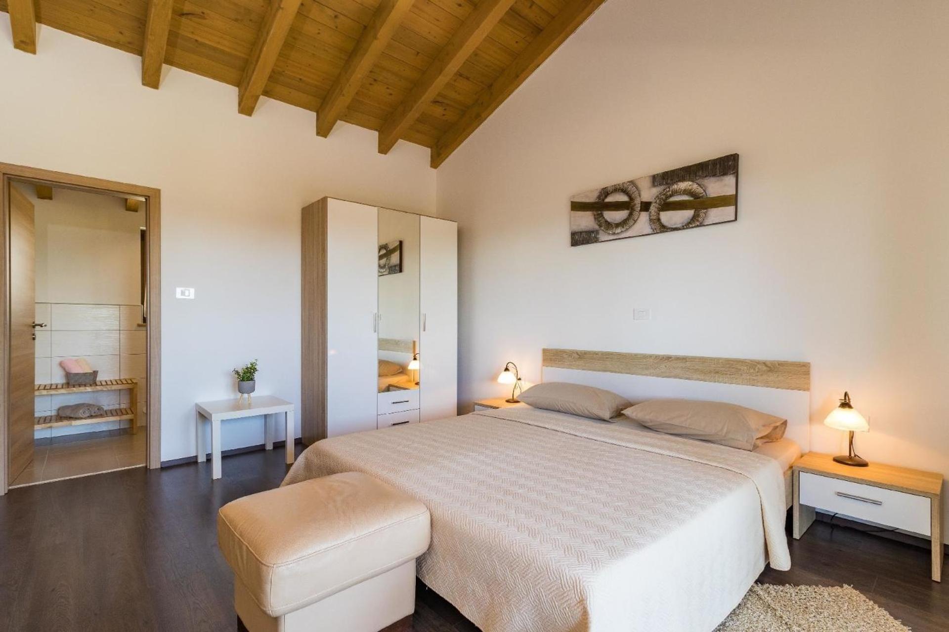 Three-Bedroom Vacation Home  photo 2