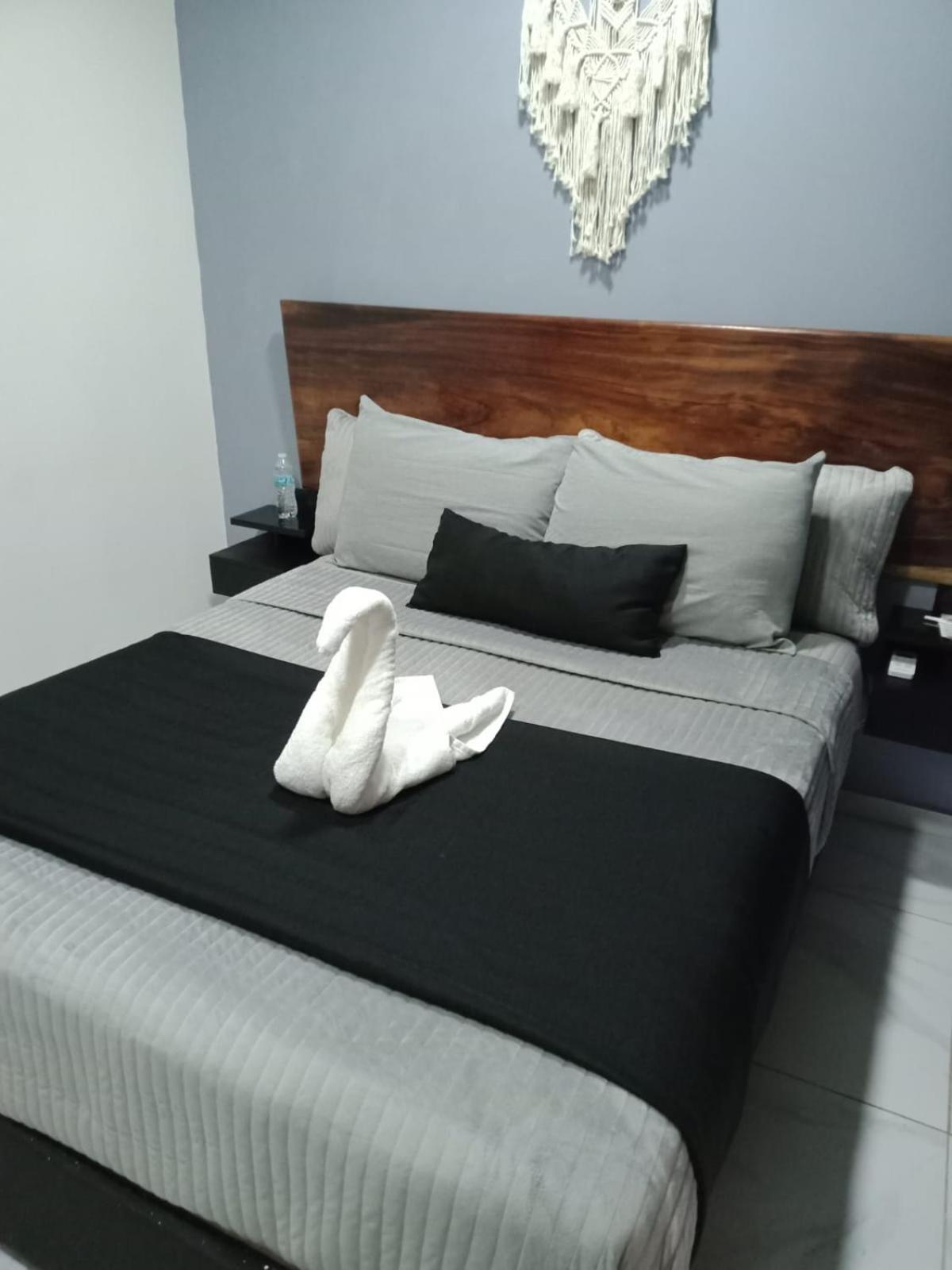Deluxe Queen Room photo 2