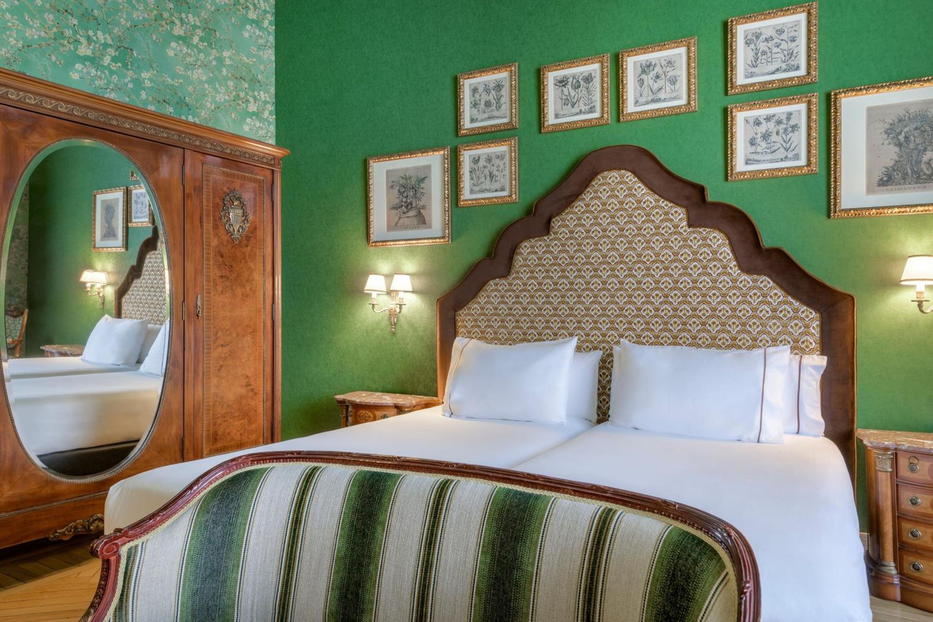 Premium Deluxe Twin Room
