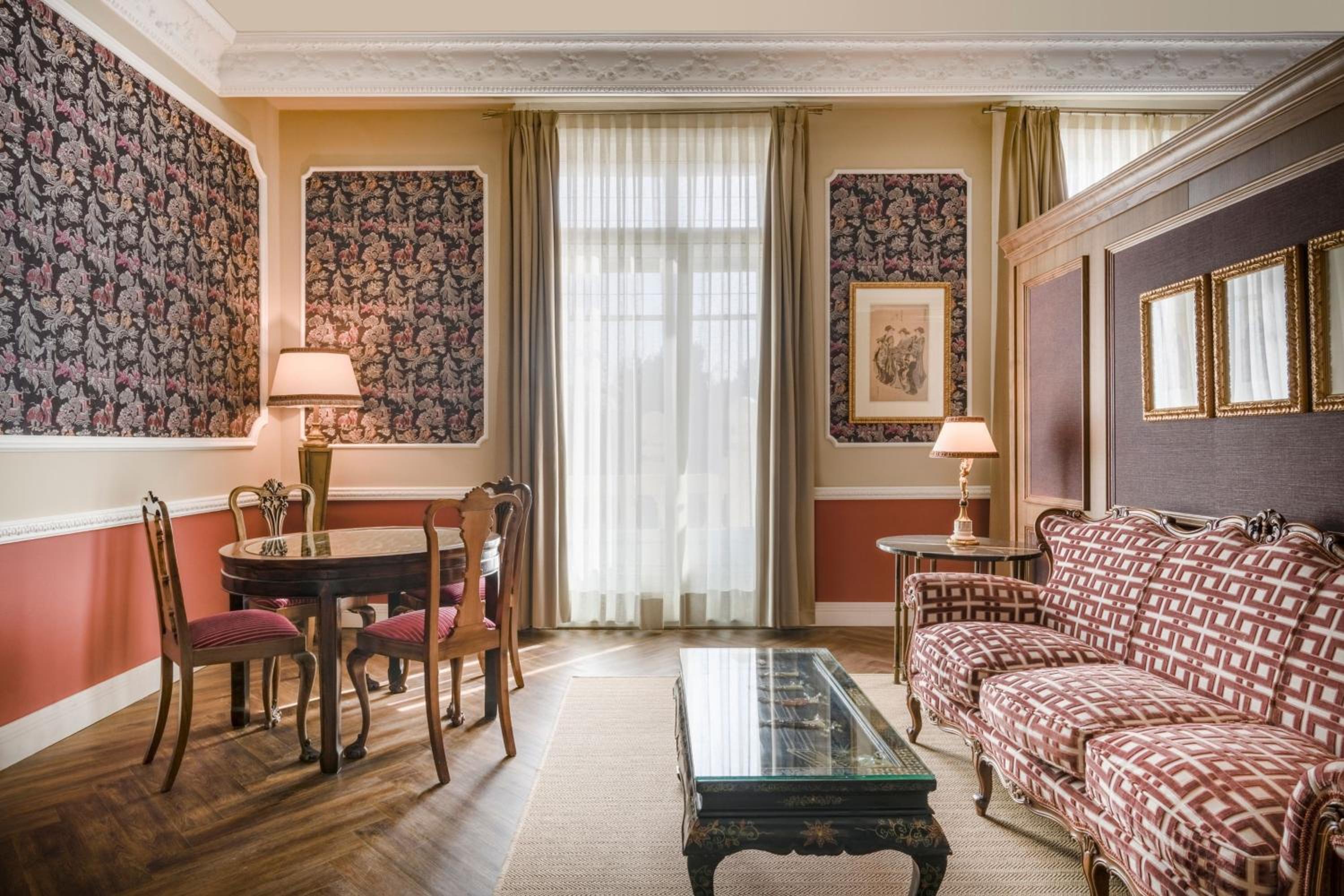 Junior Suite King