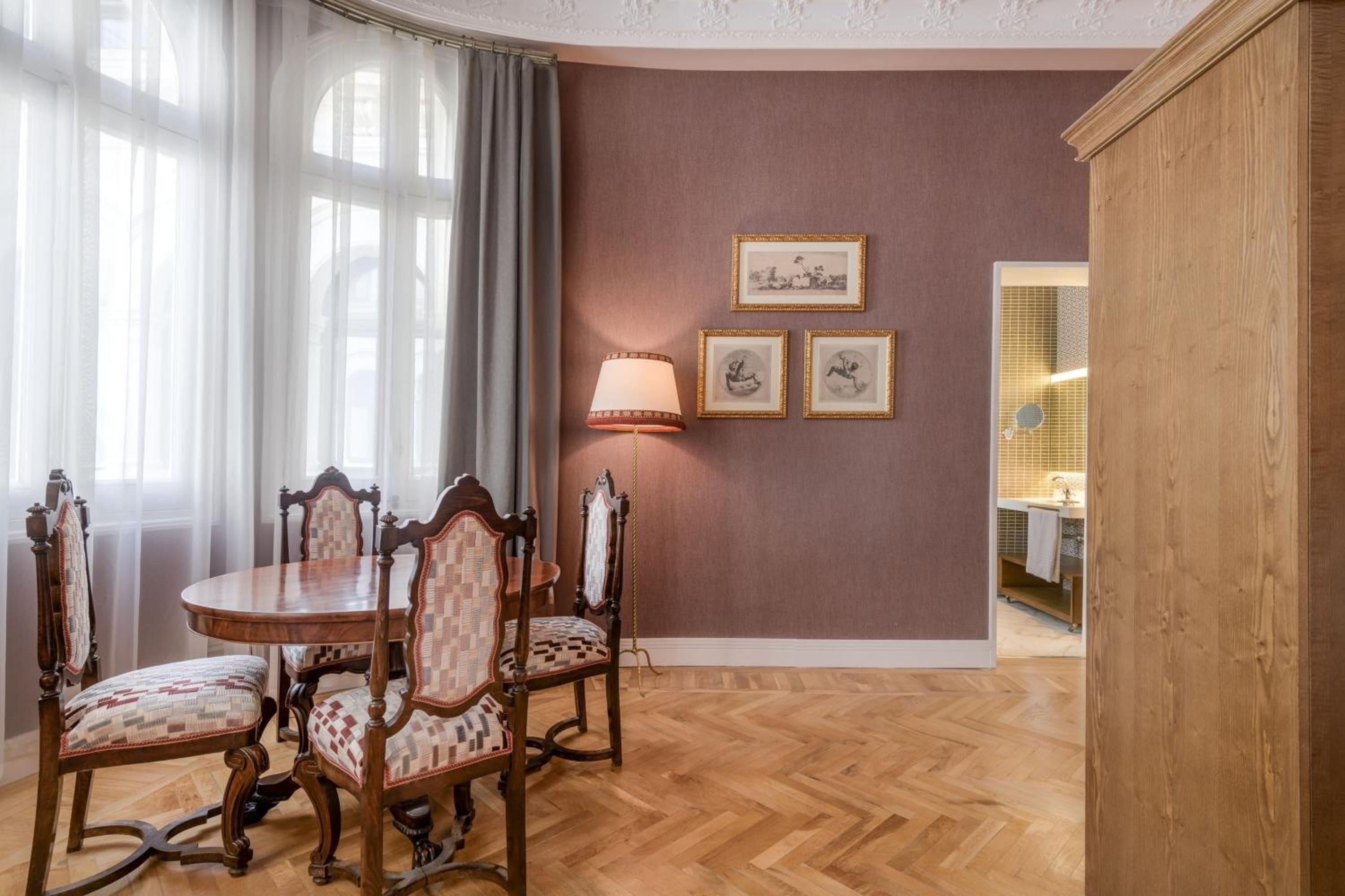 Junior Twin Suite