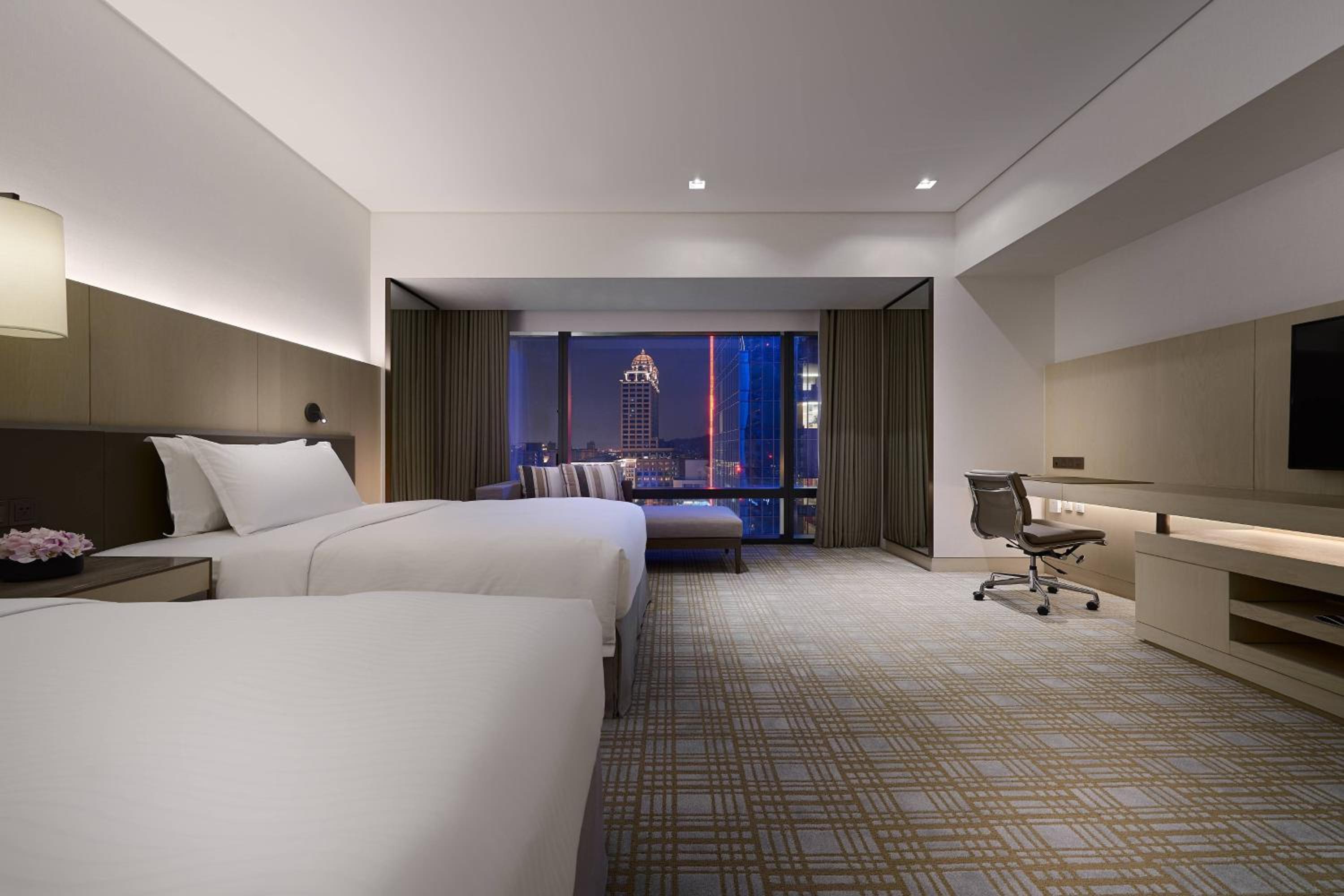 Homey Room with Two Double Beds