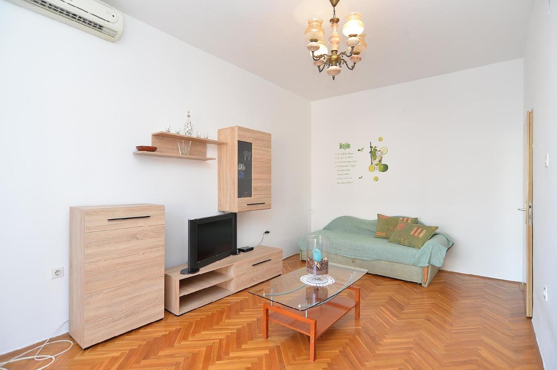Apartment photo 1