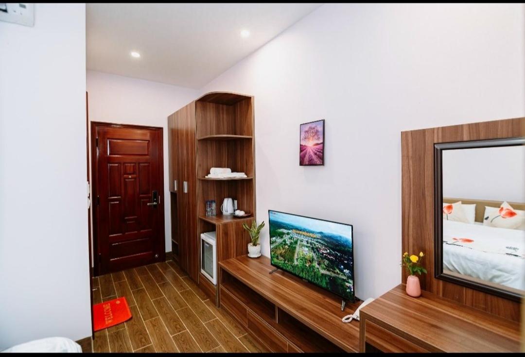 Deluxe Room (2 Adults + 1 Child)