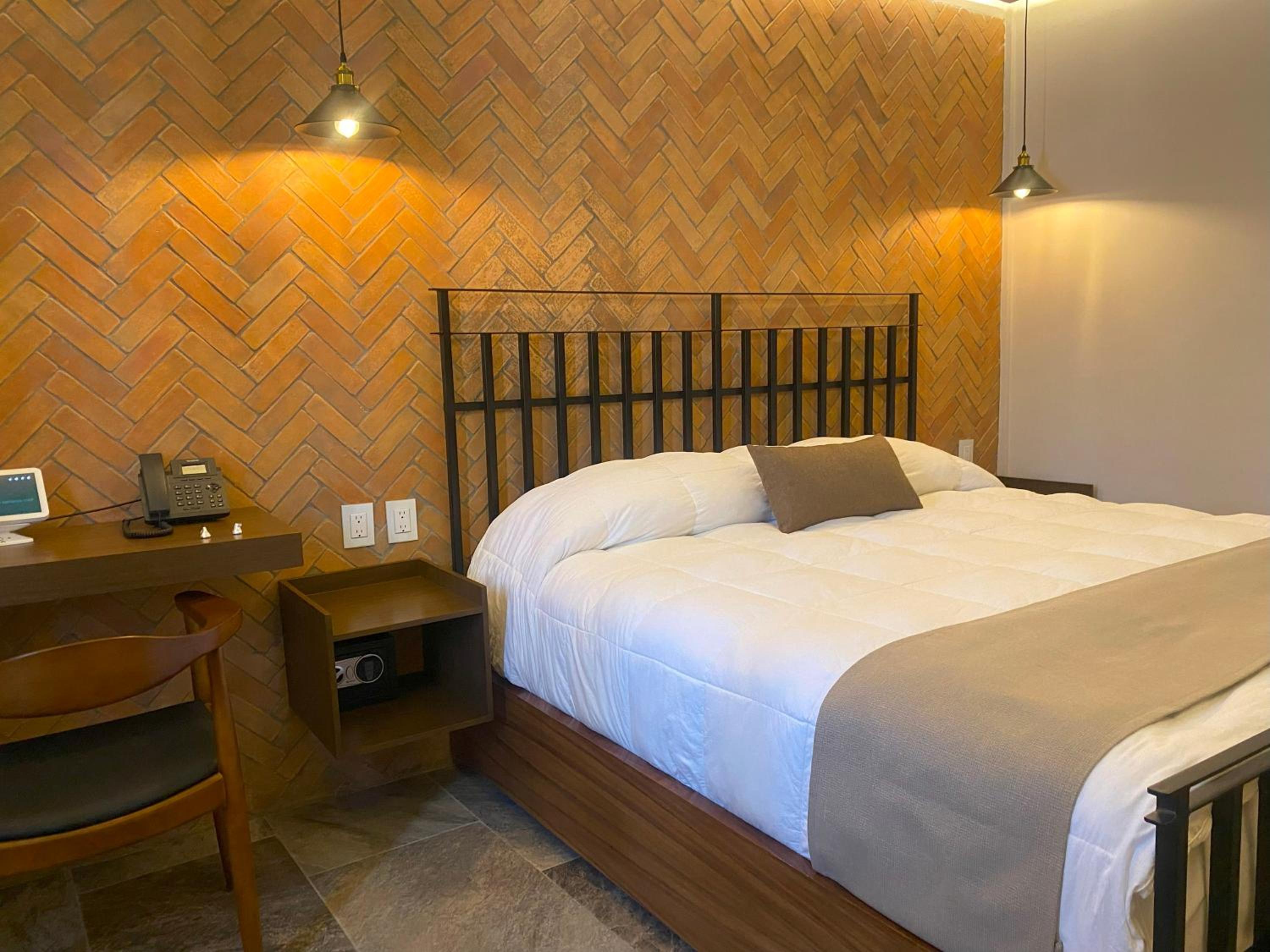 Standard Double Room - Photo 6
