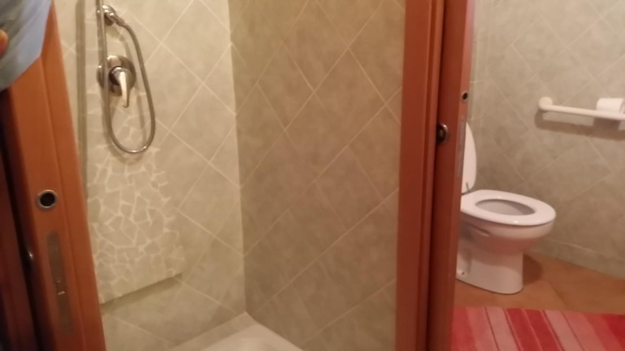 Double Room with Private Bathroom - Photo 8