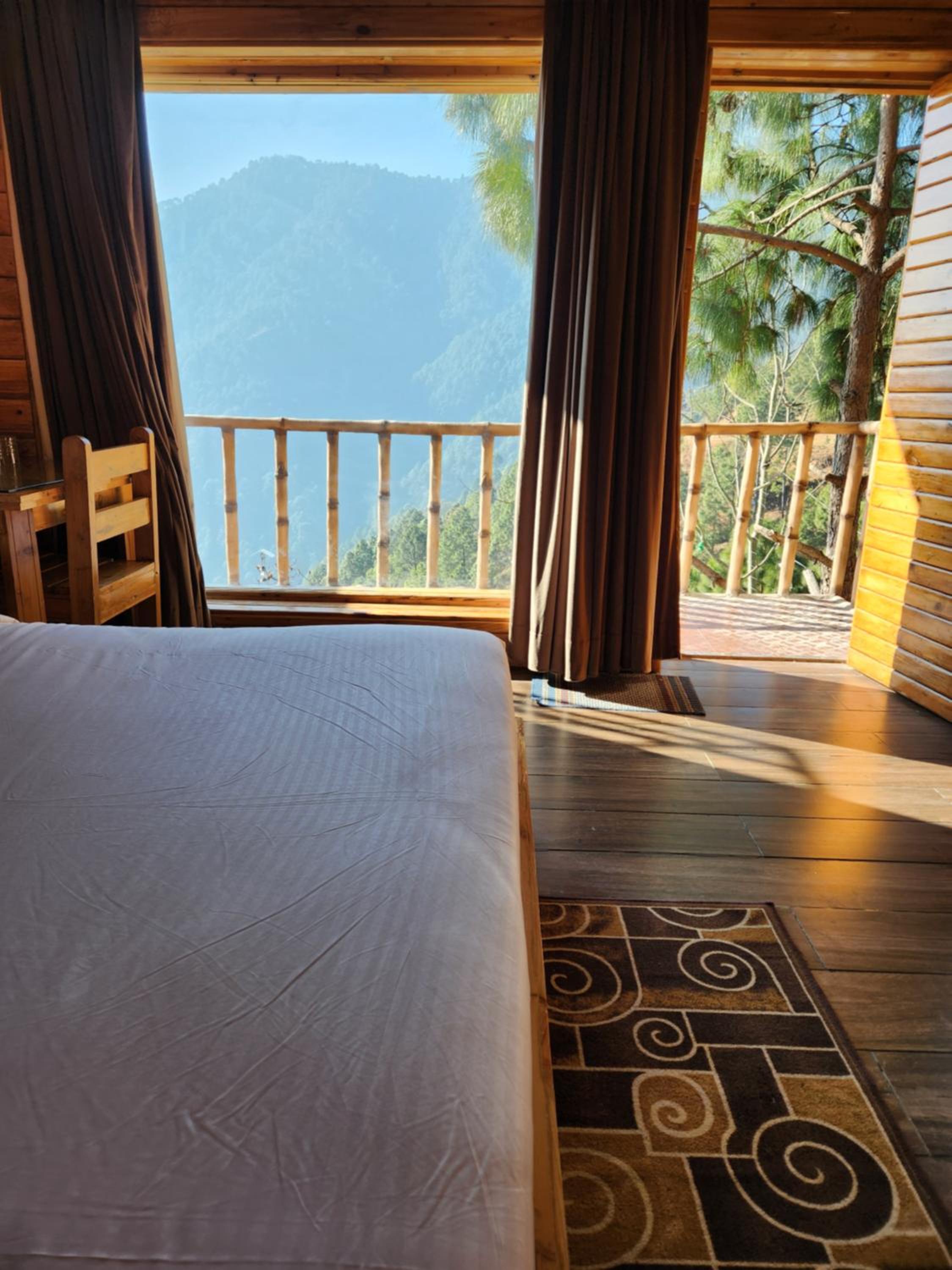 Deluxe Double Room With Balcony photo 2