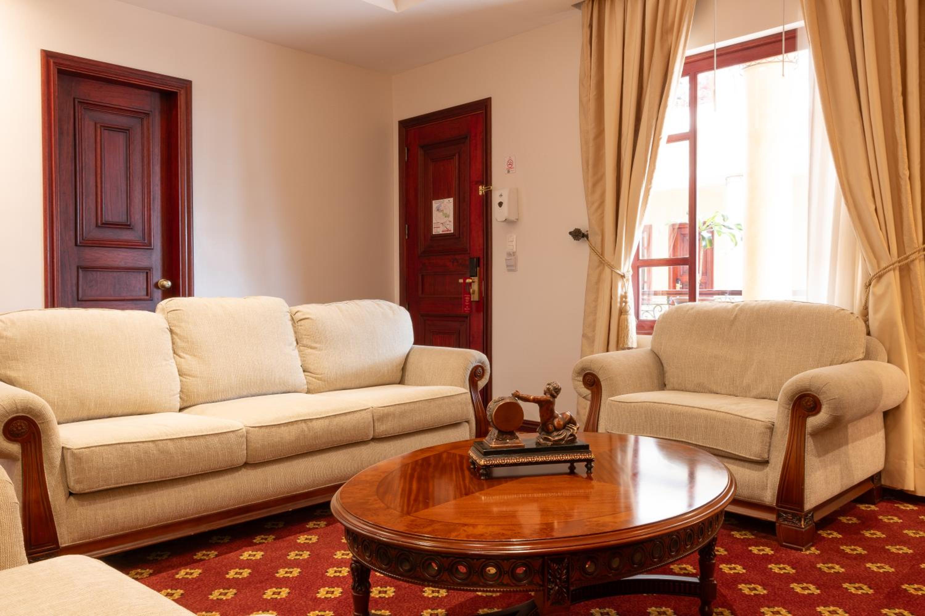 Luxury Suite with Spa Bath