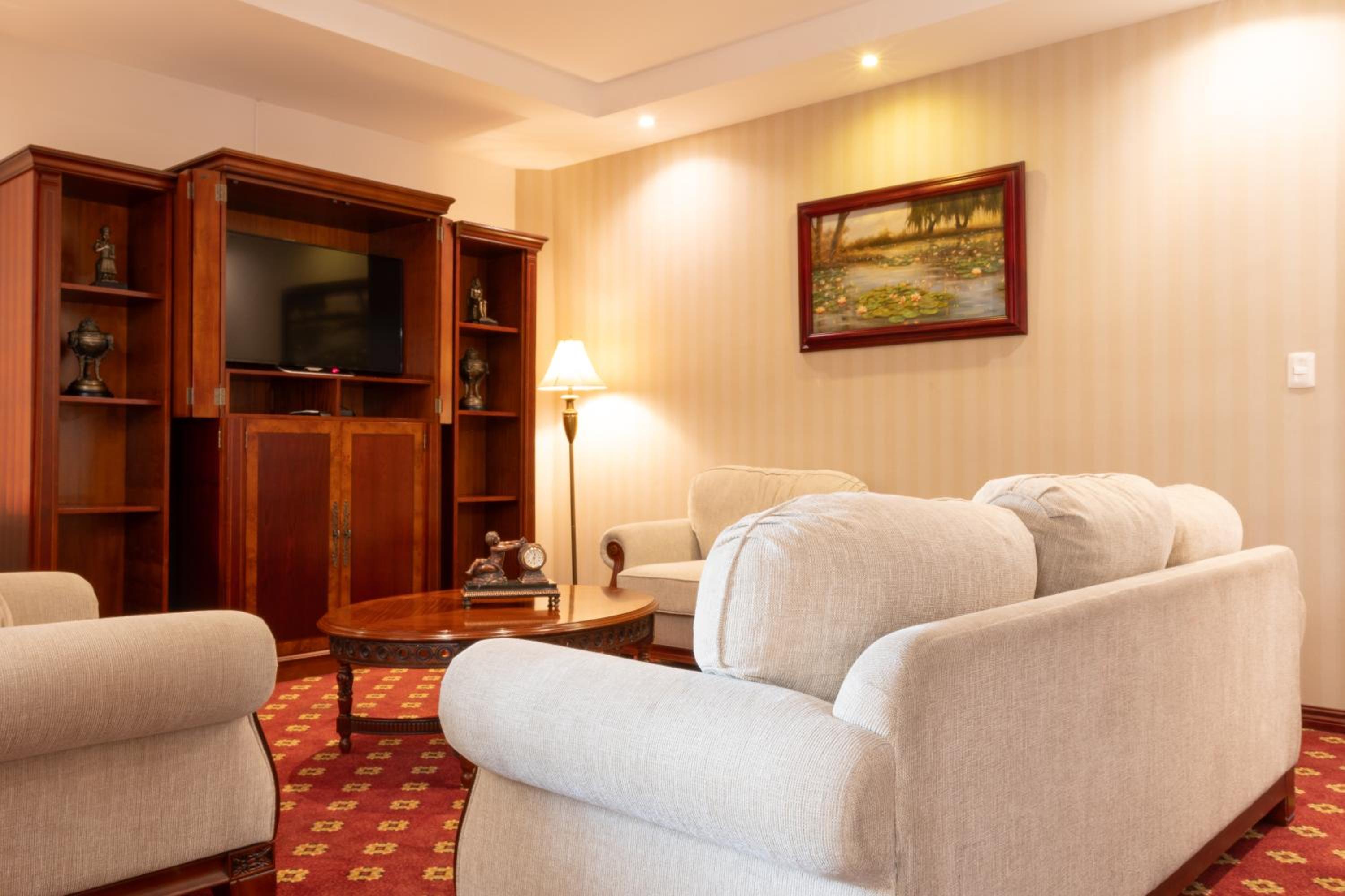 Luxury Suite with Spa Bath photo 3