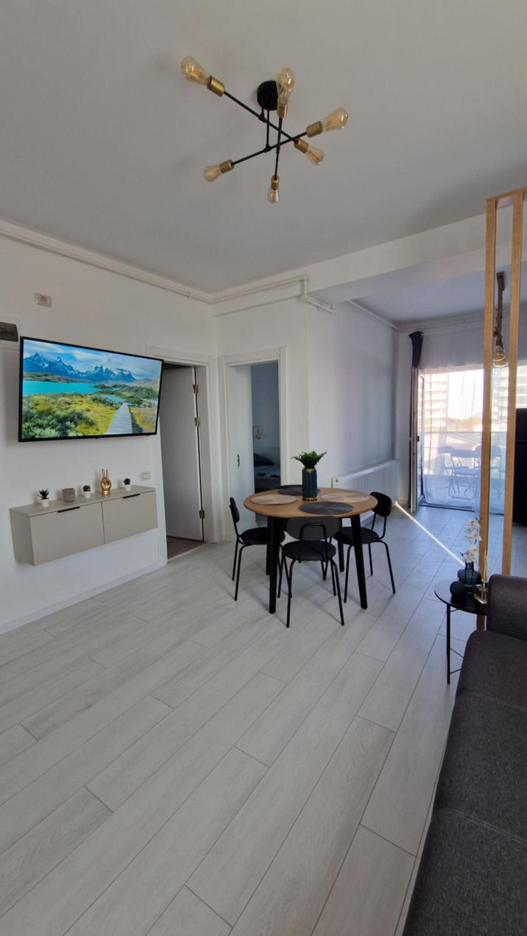 Apartment with Balcony photo 1