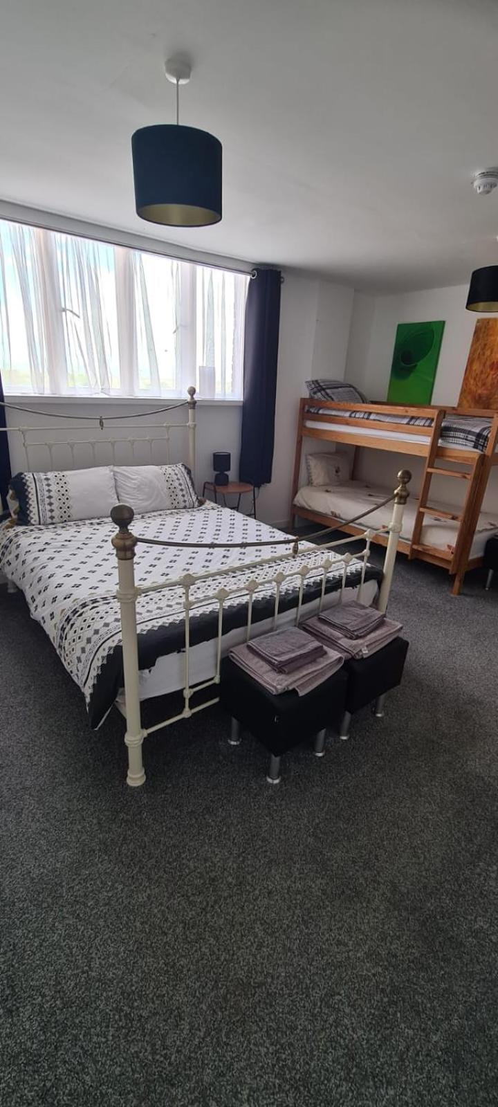 Deluxe Double Room (2 Adults + 1 Child) photo 1